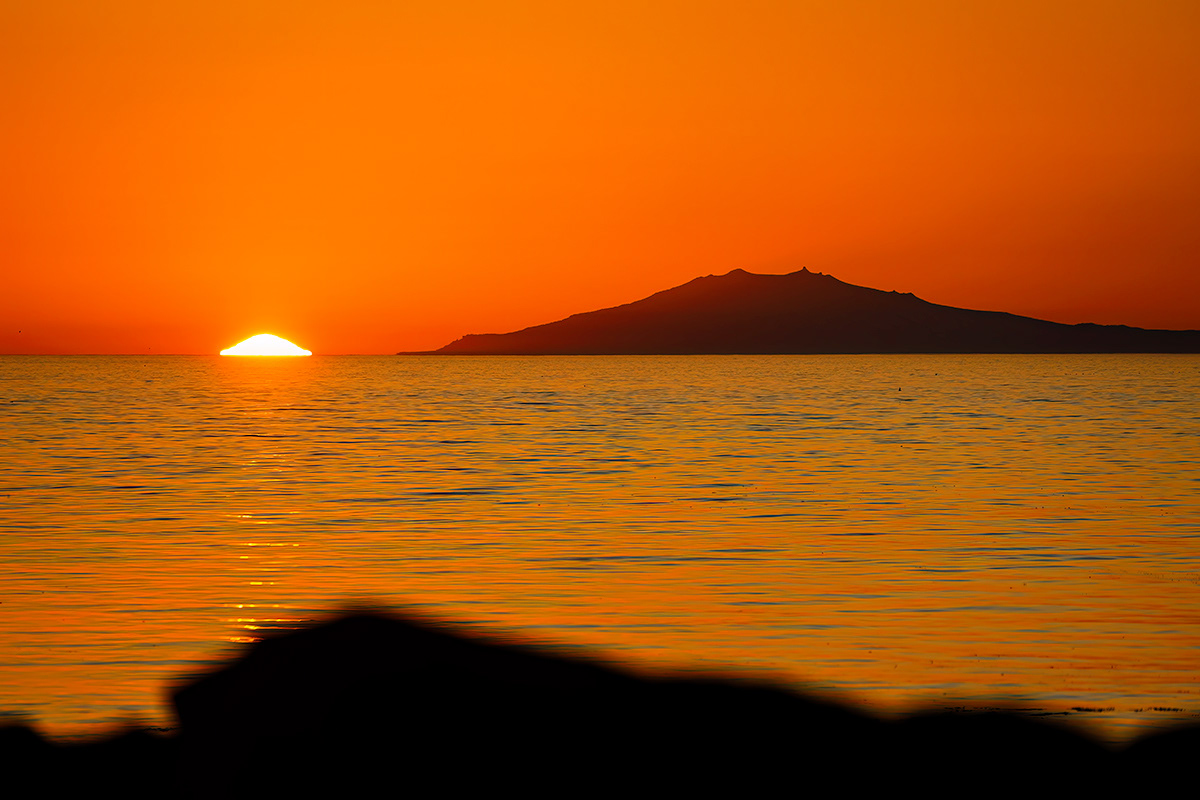 Sun setting next to Snæfellsjökull