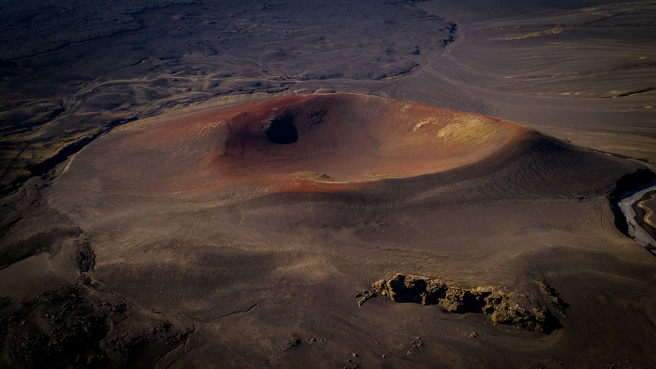 The crater Redbowl