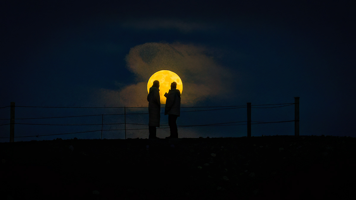 Moon shot at glacier lagoon