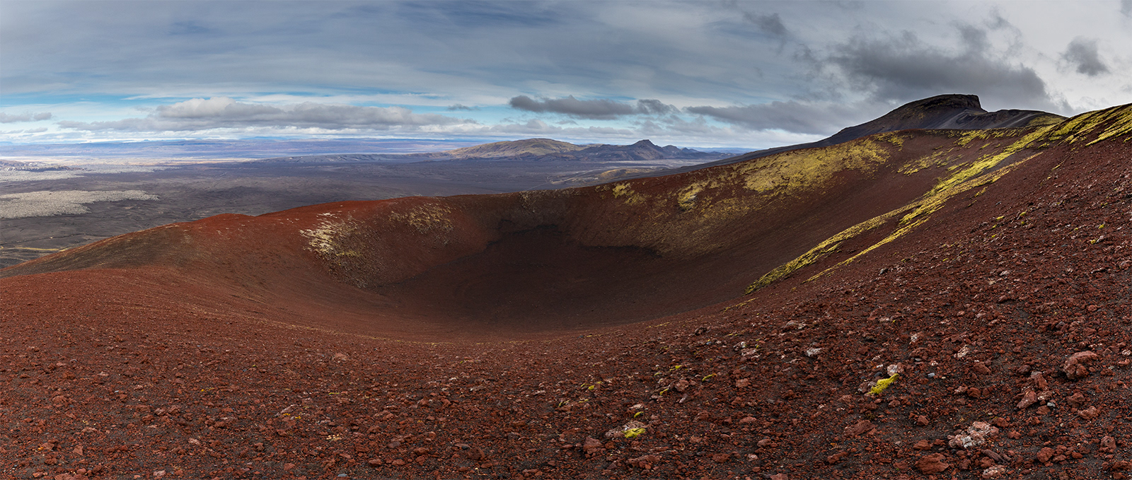 The crater Redbowl