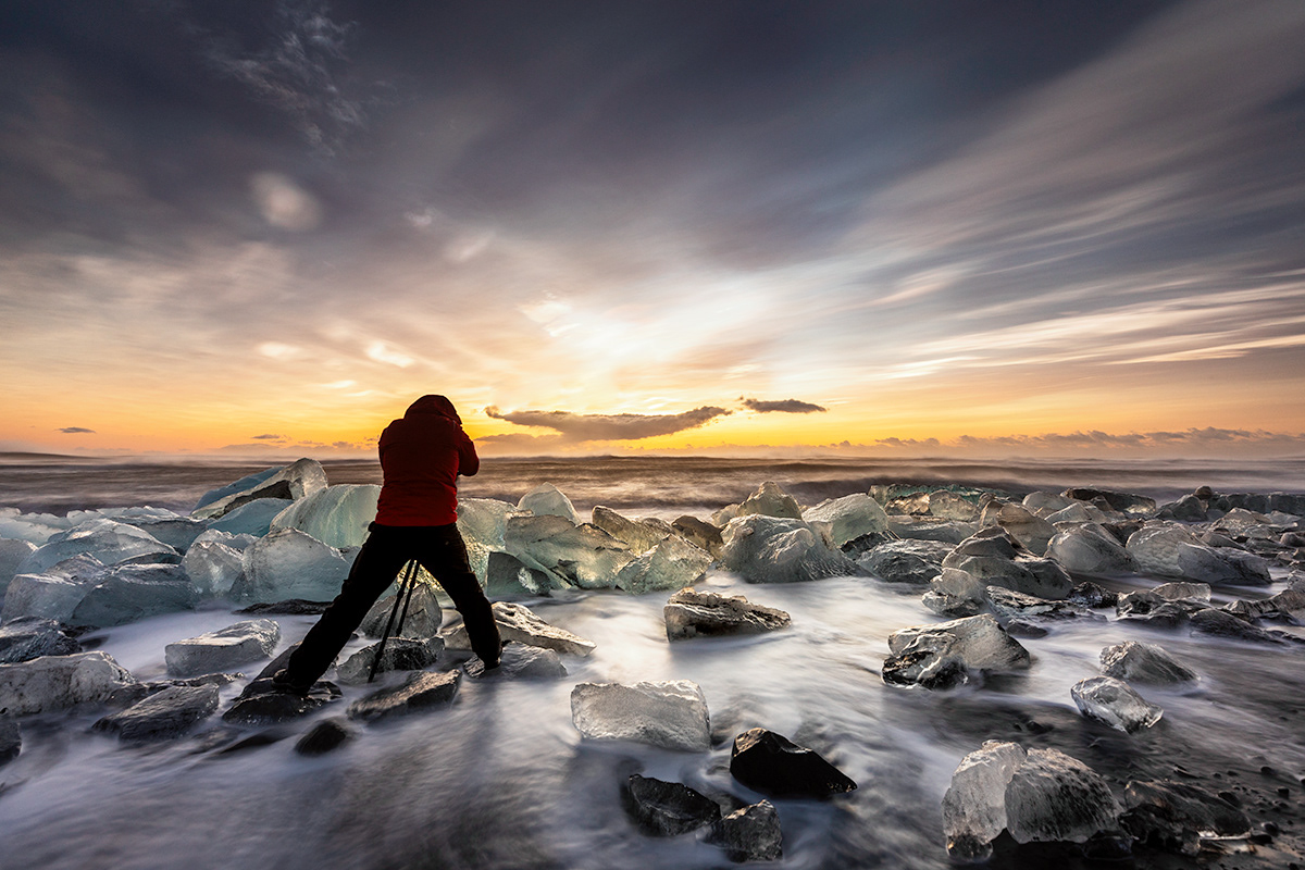 Photographer at work, Diamond beach