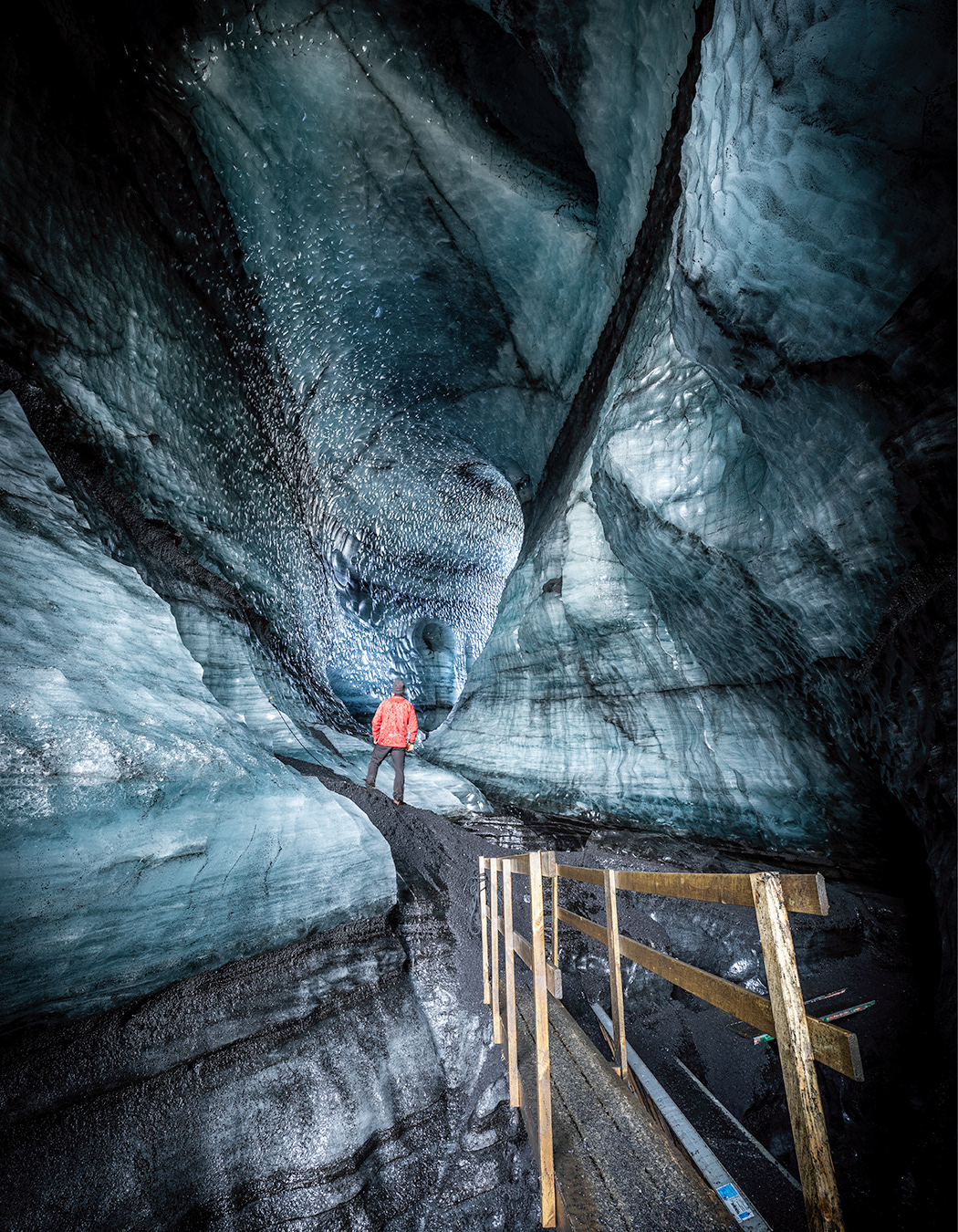 Katla Dragon Glass cave