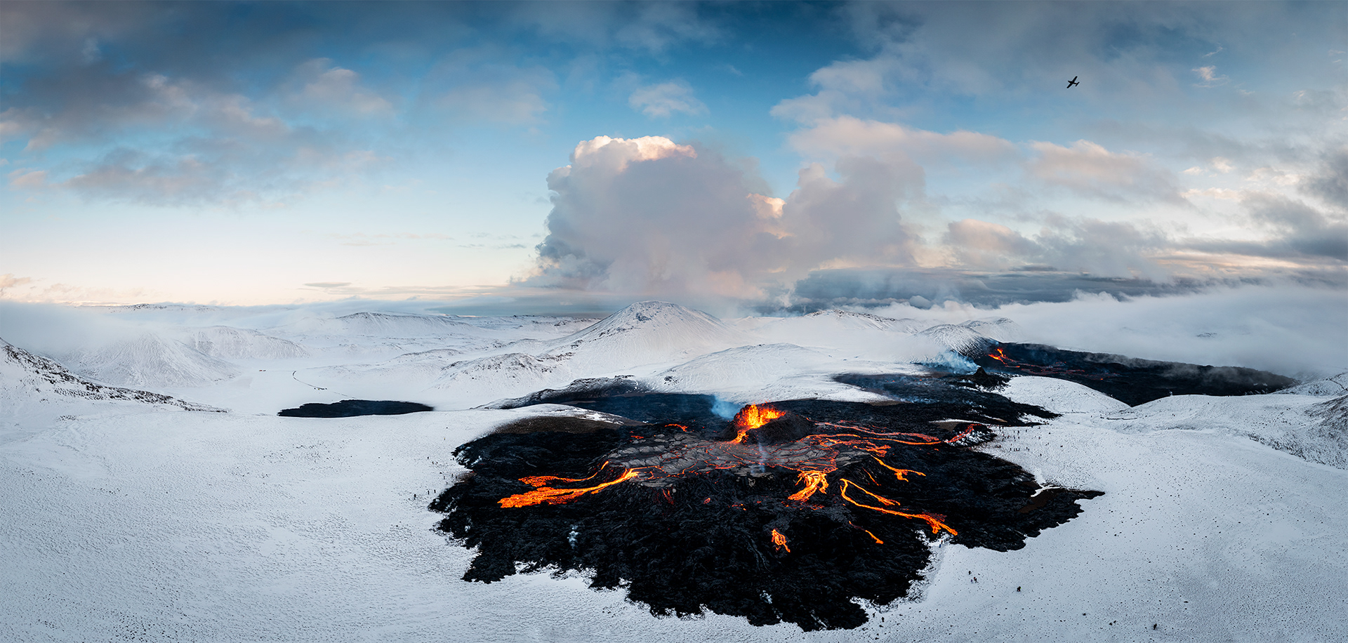 Crater nr2 in foreground, the most active on the 9th of April