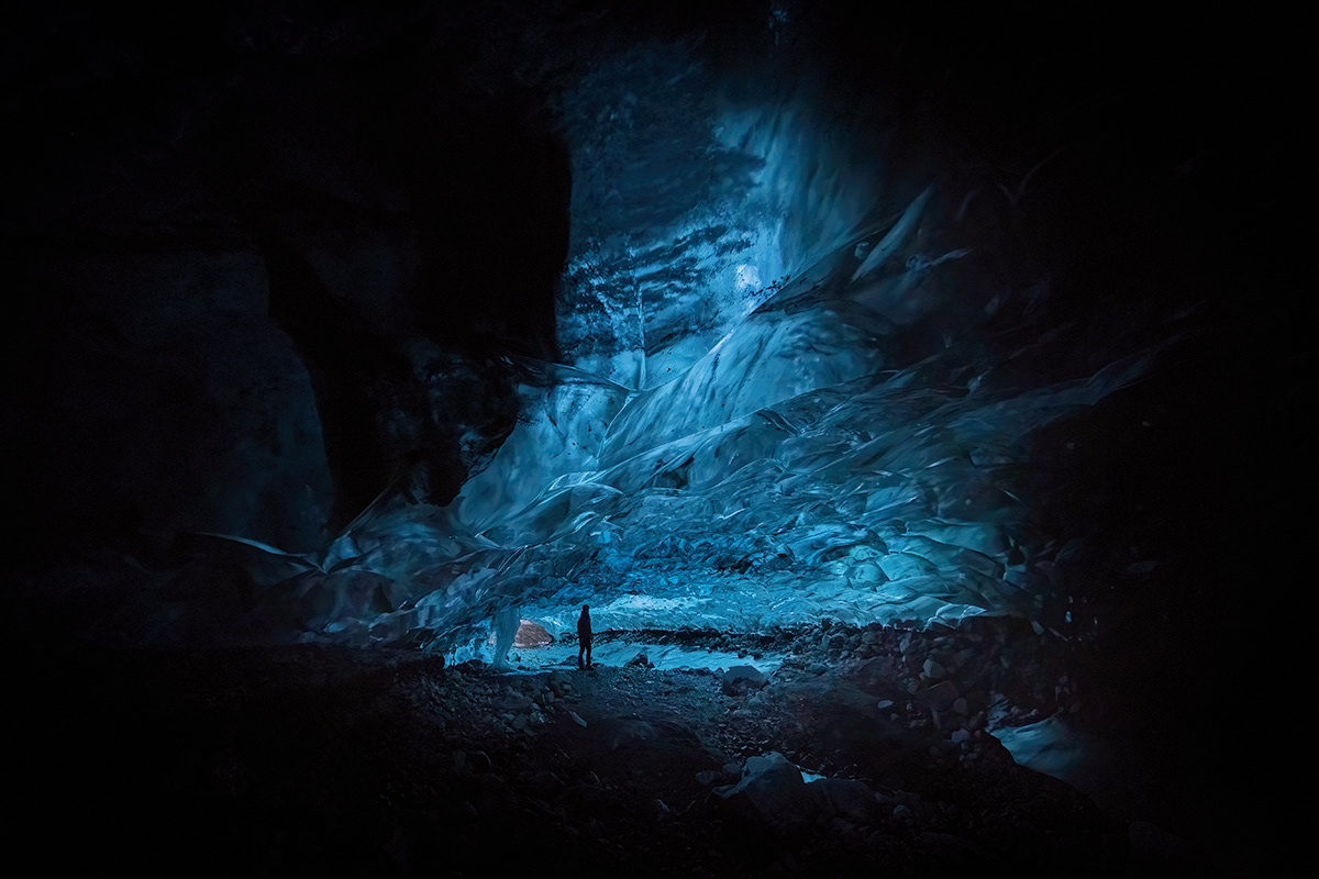 Saphire ice cave 2024