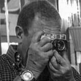 L’autore è nato ad Aviano (PN) l’8 ottobre del 1961. Da appassionato di fotografia ha esposto in varie mostre personali e collettive, ha collaborato con importanti riviste come Bell’Italia e Vela e Motore, ma anche con il Comune di Genzano di Roma fornendo proprie immagini per varie attività dello stesso. Ha inoltre fornito immagini alla Telecom per le tessere telefoniche negli anni ’90 e realizzato cartoline di beneficenza per l’Avis. Successivamente è stato anche fotografo di scena di una compagnia teatrale. Nel 2017 due sue foto sono state esposte in un’importante manifestazione denominata “Brescia Foto Festival”, nello stesso anno una sua fotografia è stata scelta e pubblicata sulla rivista IMAGE MAG nel numero di settembre/ottobre 2017. Due sue foto sono state esposte per sei mesi in un museo di Firenze da ottobre 2017 a febbraio del 2018.Ancora si seleziona e partecipa ad alcune mostre collettive nel 2018 in varie parti d’Italia e nel 2019 ha partecipato, su invito, ad un’ulteriore prestigiosa mostra collettiva che si è tenuta a Milano. Sempre nel 2019 ha avviato nuovi importanti progetti di vita e fotografici. Nel 2020 la pubblicazione del suo libro "ODORE SALMASTRO MISTO VERNICE"