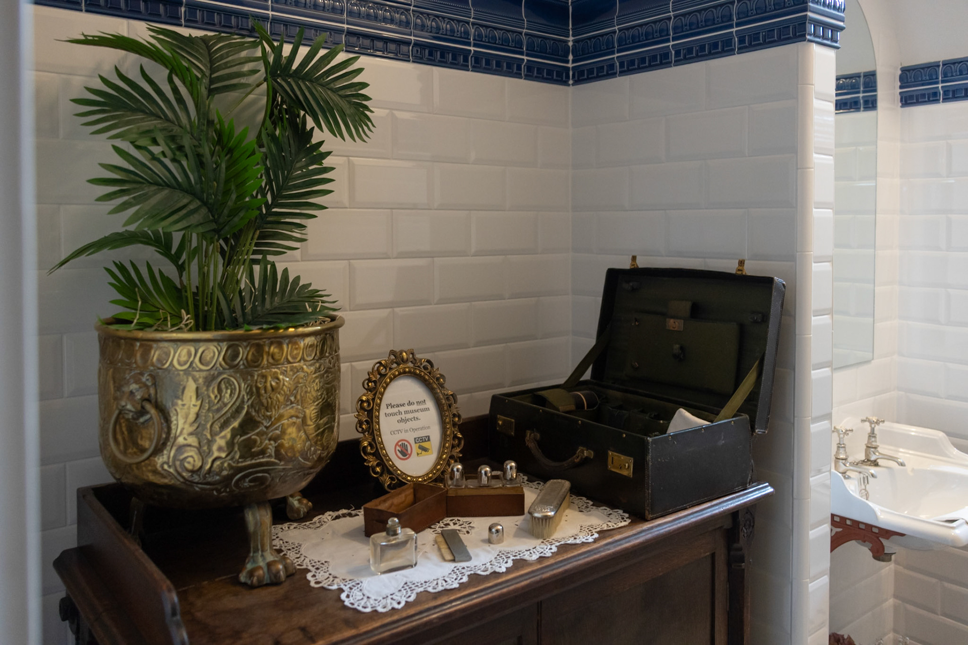 Kylemore Abbey bathroom detail