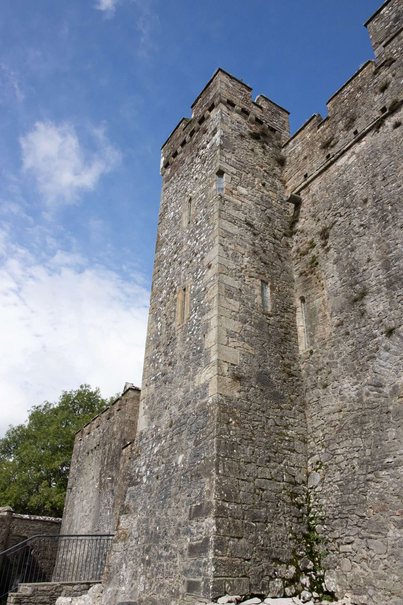 Cahir Castle gatehouse tower