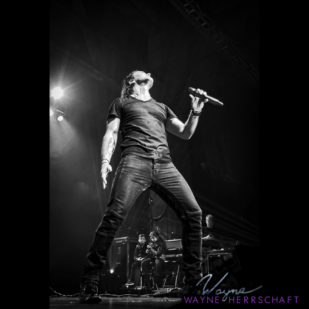 Scott Stapp with his children