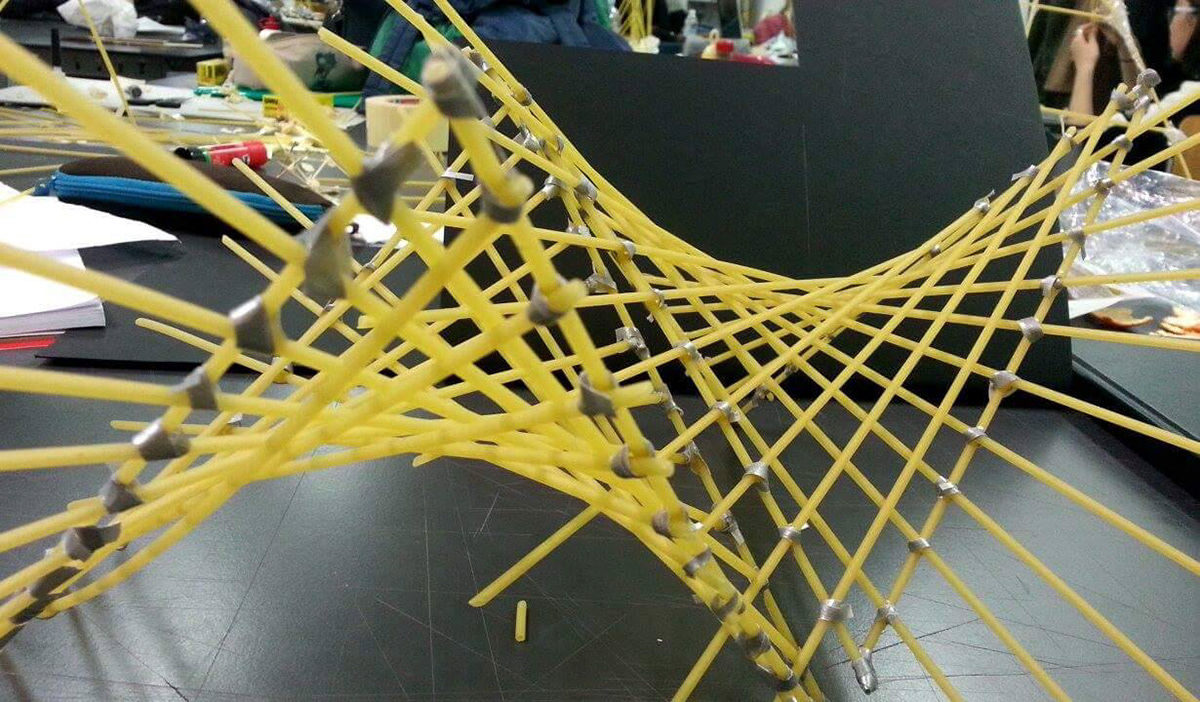 Exploration of curved surfaces with pasta