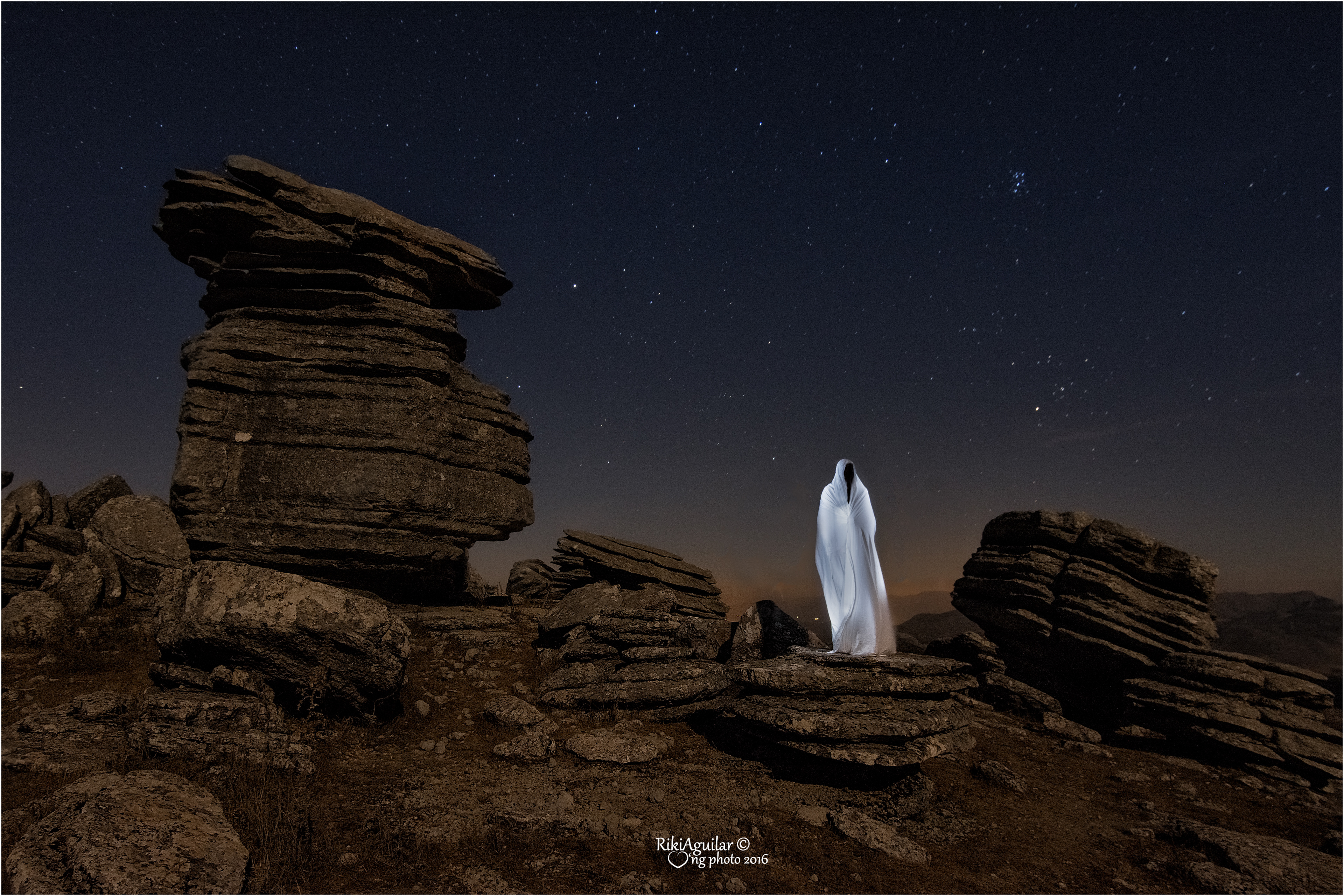 Pintando fantasmas. El Torcal.