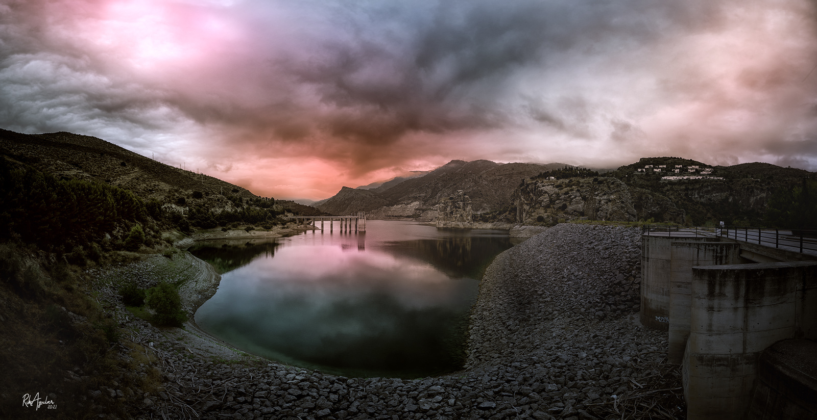 Embalse de Canales.  Granada