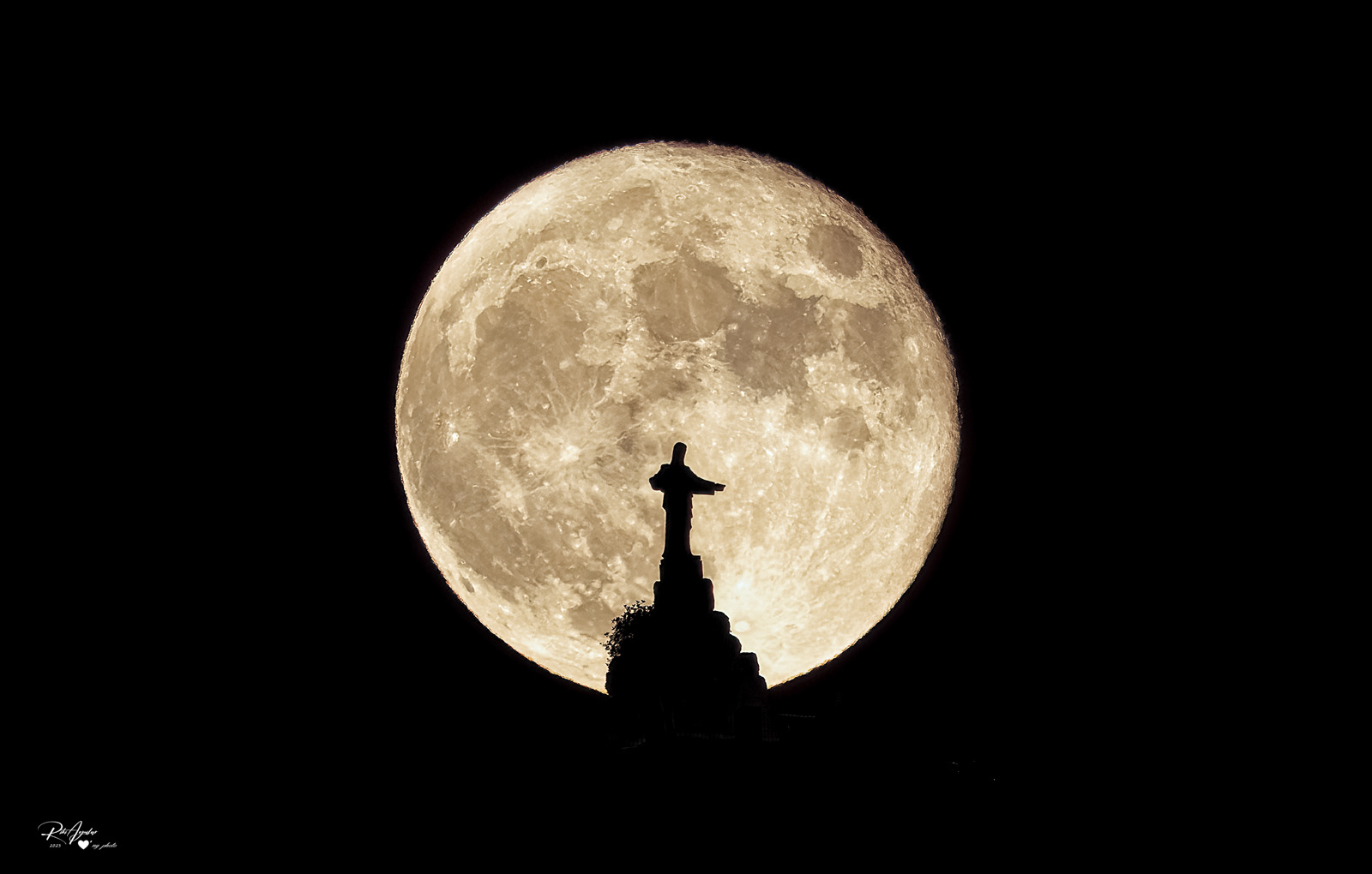 Luna azul agosto 2023. El Santo, Pizarra