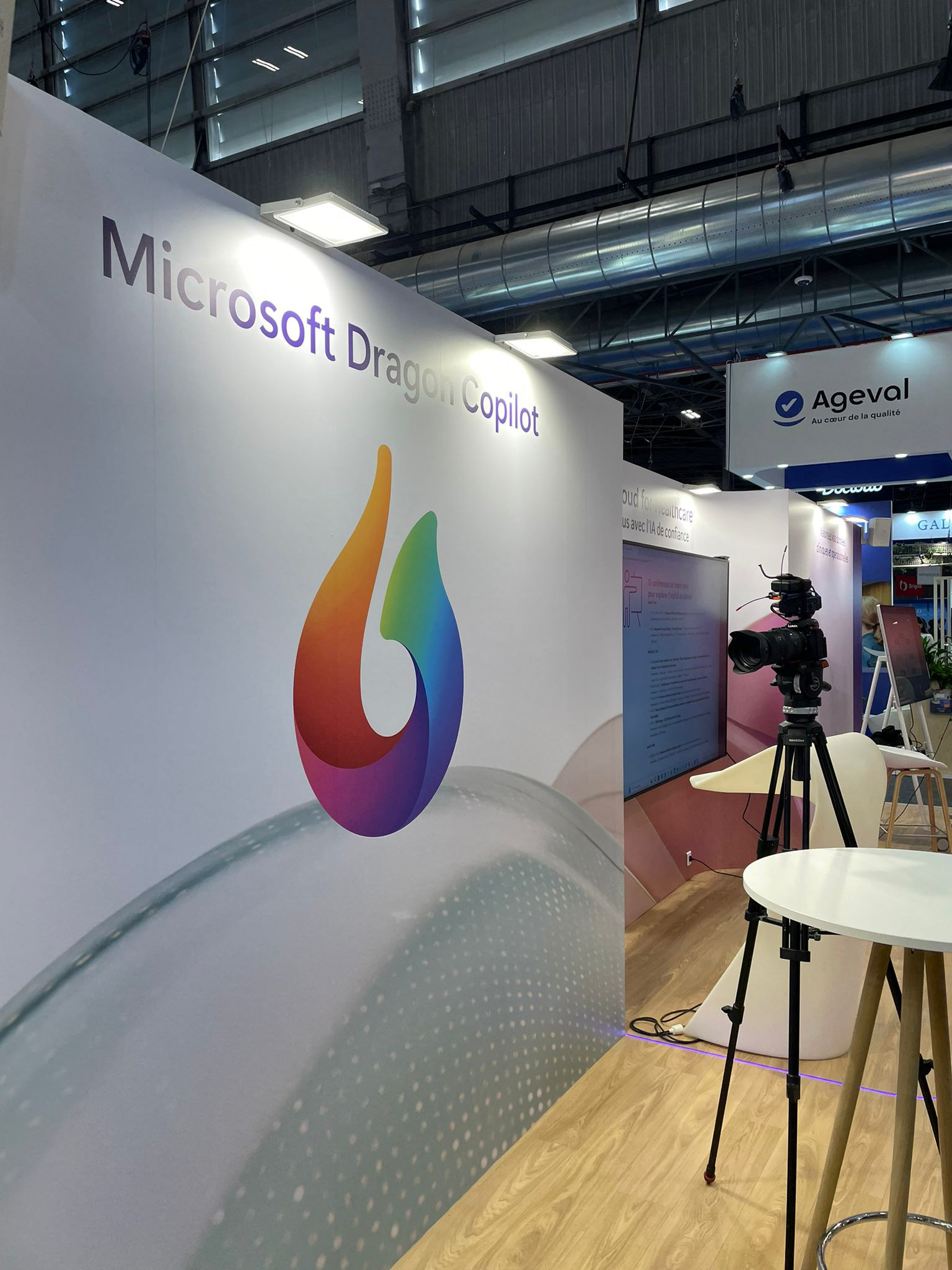 SantExpo 2025, Paris: Microsoft booth for France's leading annual healthcare event, bringing together decision-makers, professionals, and innovators. 