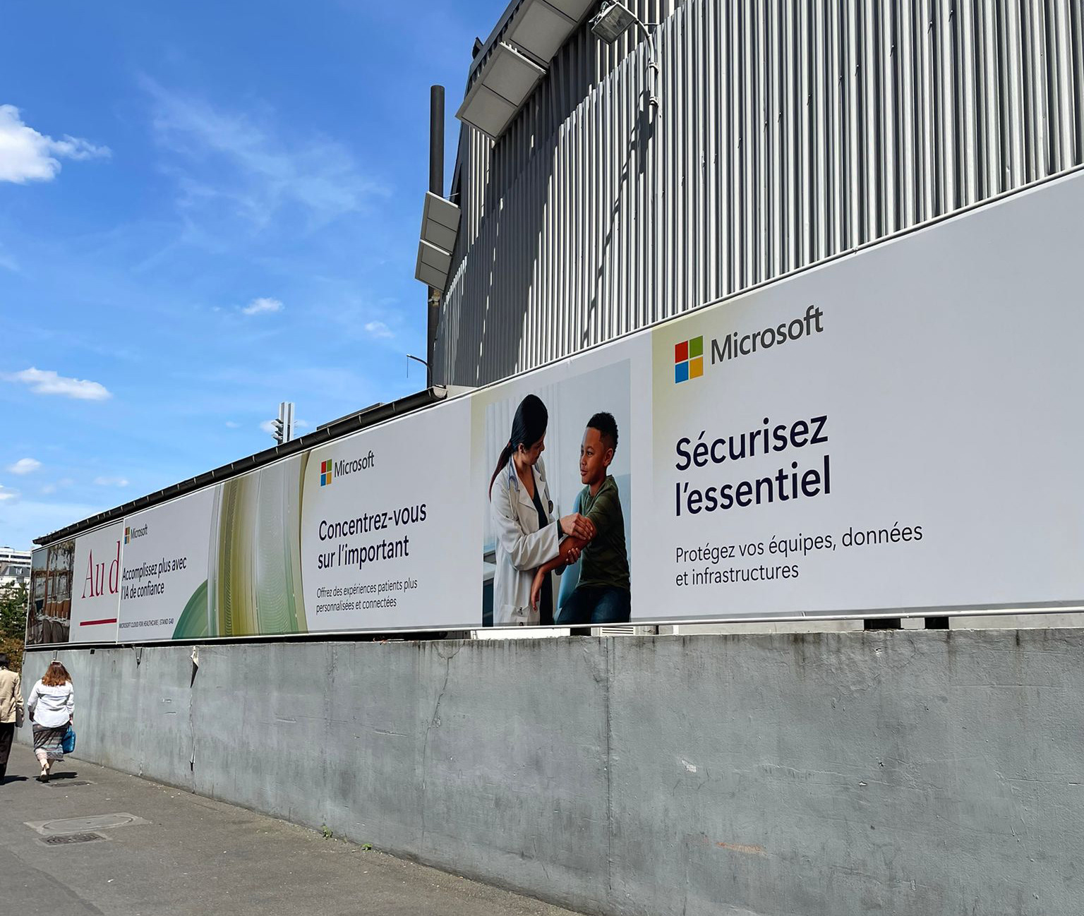 Exterior signage at Sant Expo 2025