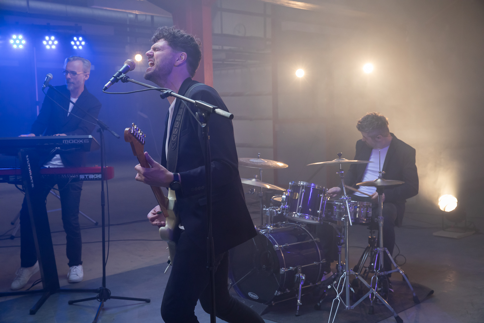 playlisten-band-live-band-til-fest-bryllupsband-musik -til-fest-orkester-til-bryllup-festmusik-band-til-firmafest-coverband-danske-orkestre-musik-til-event-musik-til-reception-musik-til-firmafest-byfest-underholdning-musik-til-julefrokost-bandbillede02