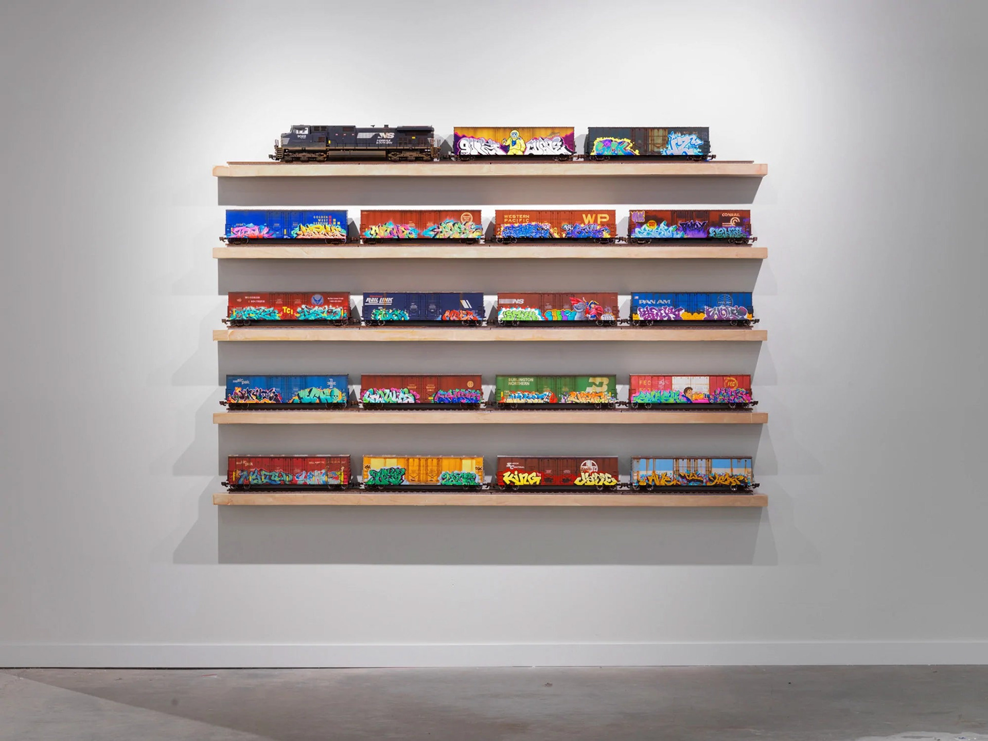 HO SCALE FREIGHT TRAINS