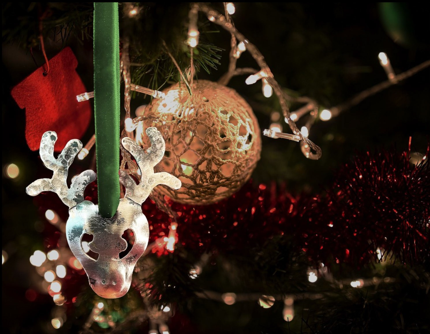 Reindeer Ornament Advertisement