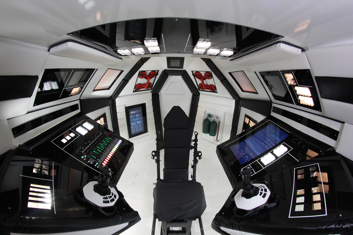 Full spaceship cockpit set design and construction