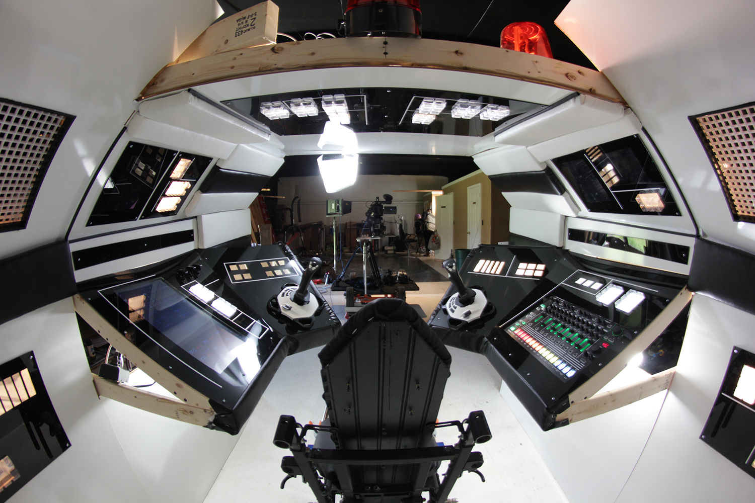 Full spaceship cockpit set design and construction