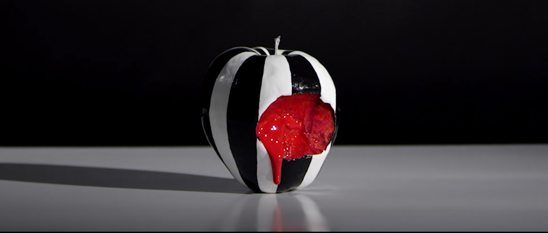 Painted apple