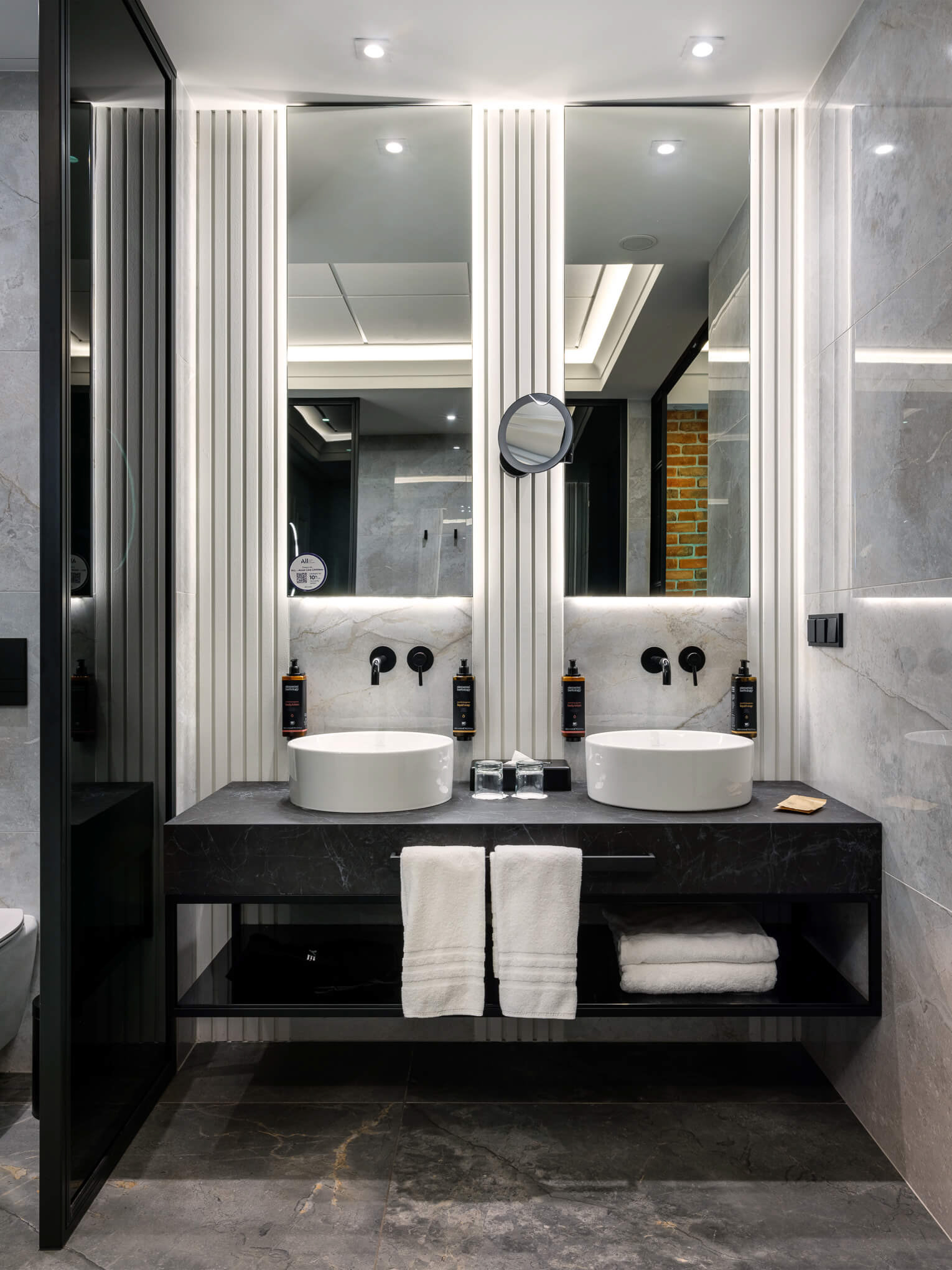 pokój kąpielowy w apartamencie w hotelu Mercure Fabryczna City w Krakowie
