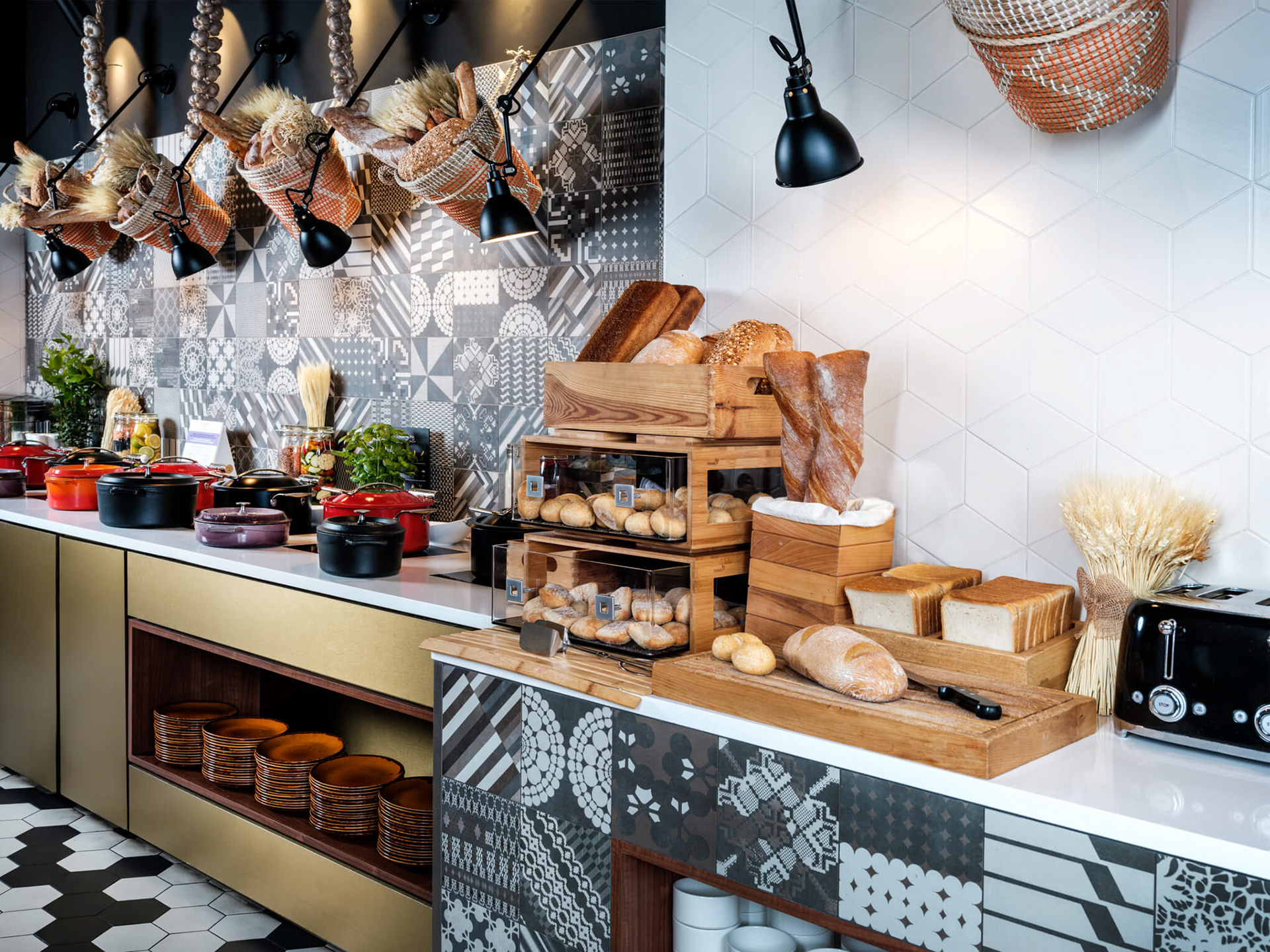 bufet śniadaniowy w hotelu Mercure stare Miasto w Krakowie