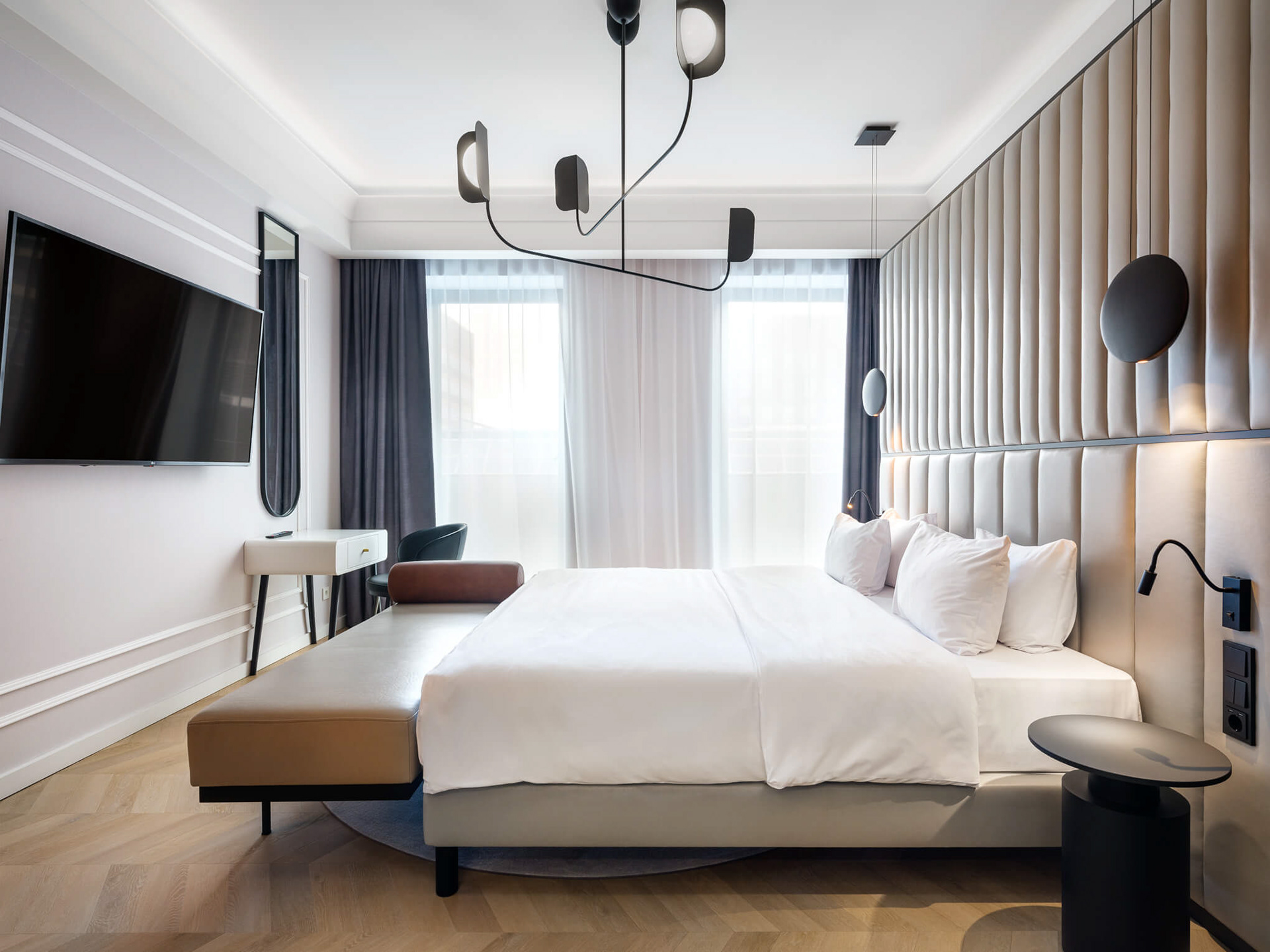 duża sypialnia w apartamencie w hotelu Mercure Fabryczna City w Krakowie