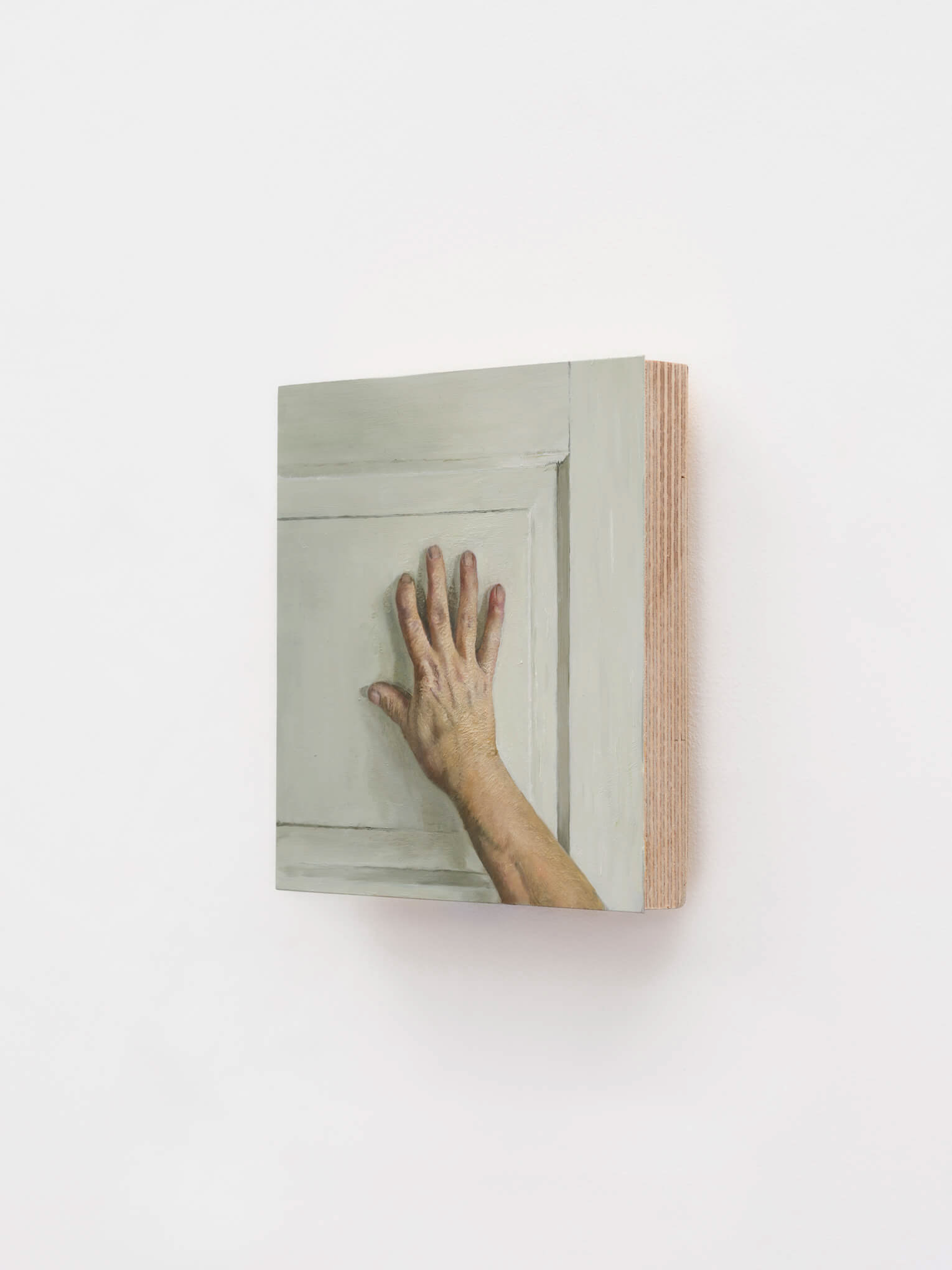 Karol Palczak "Dłoń Matki" / 2023, 15,5 x 15,5 cm, olej na płycie aluminiowej