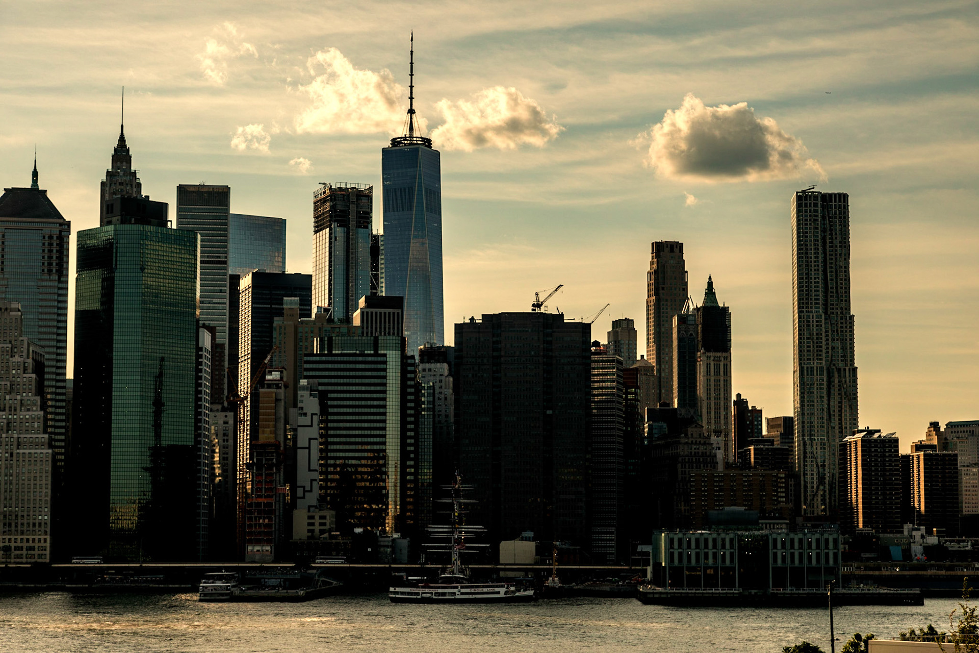 Manhatten Skyline at sunset - New York, New York City