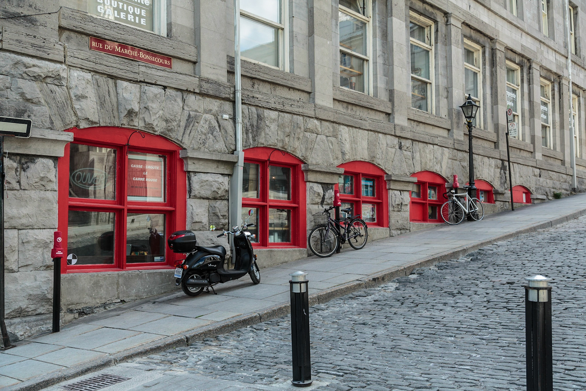 Shrinking windows - Rue Du Marche, Montreal, Canada