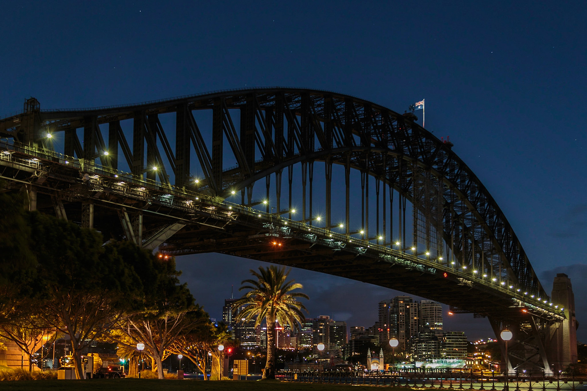 Sydney Harbour Bridge at sunrise - Sydney, Australia