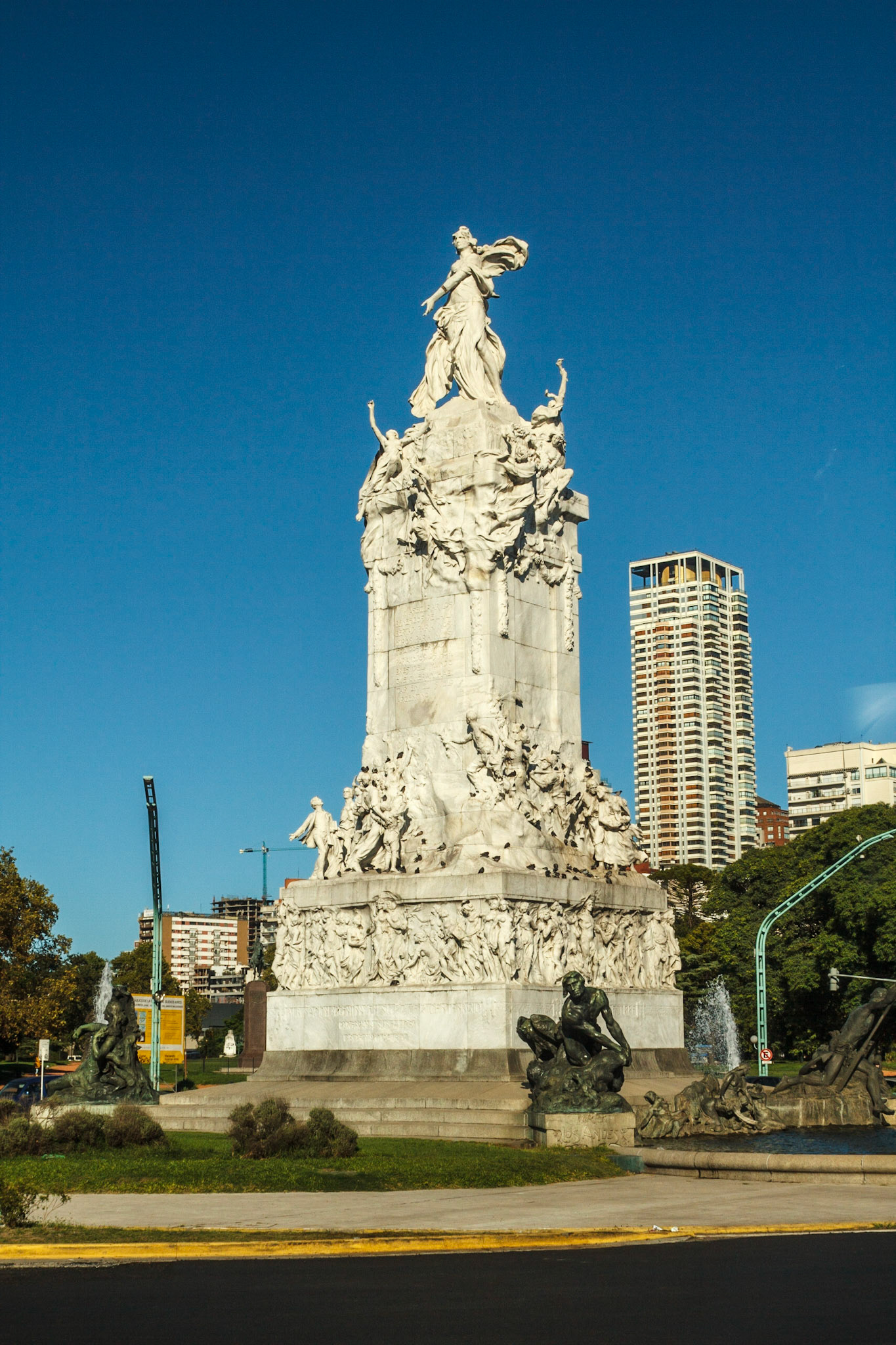 Statue of the Avenida del Libertador - Buenos Aires, Argentina