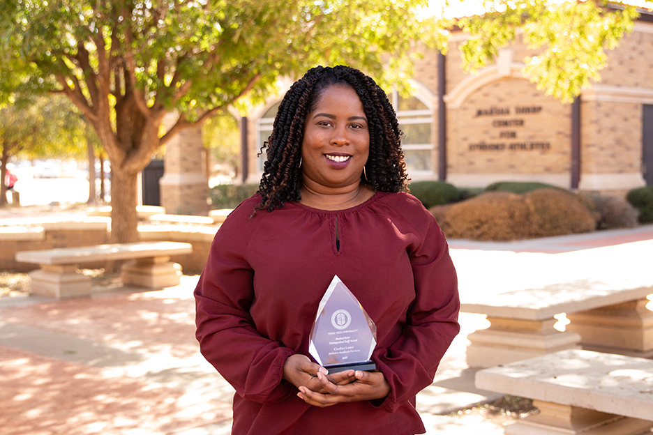 Distinguished Staff Award Recipient, Candice Laster, Athletics-Academic Services, Fall 2020