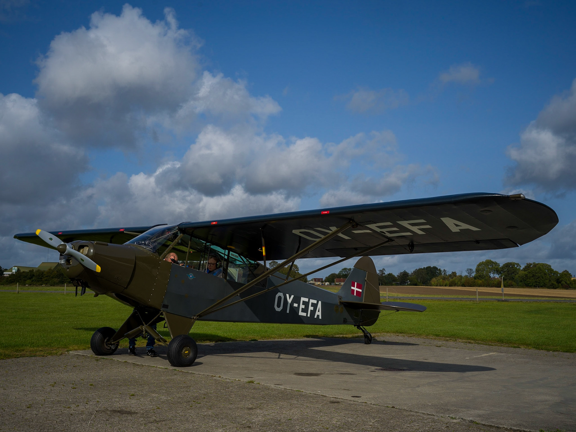 OY-EFA - Before take-off