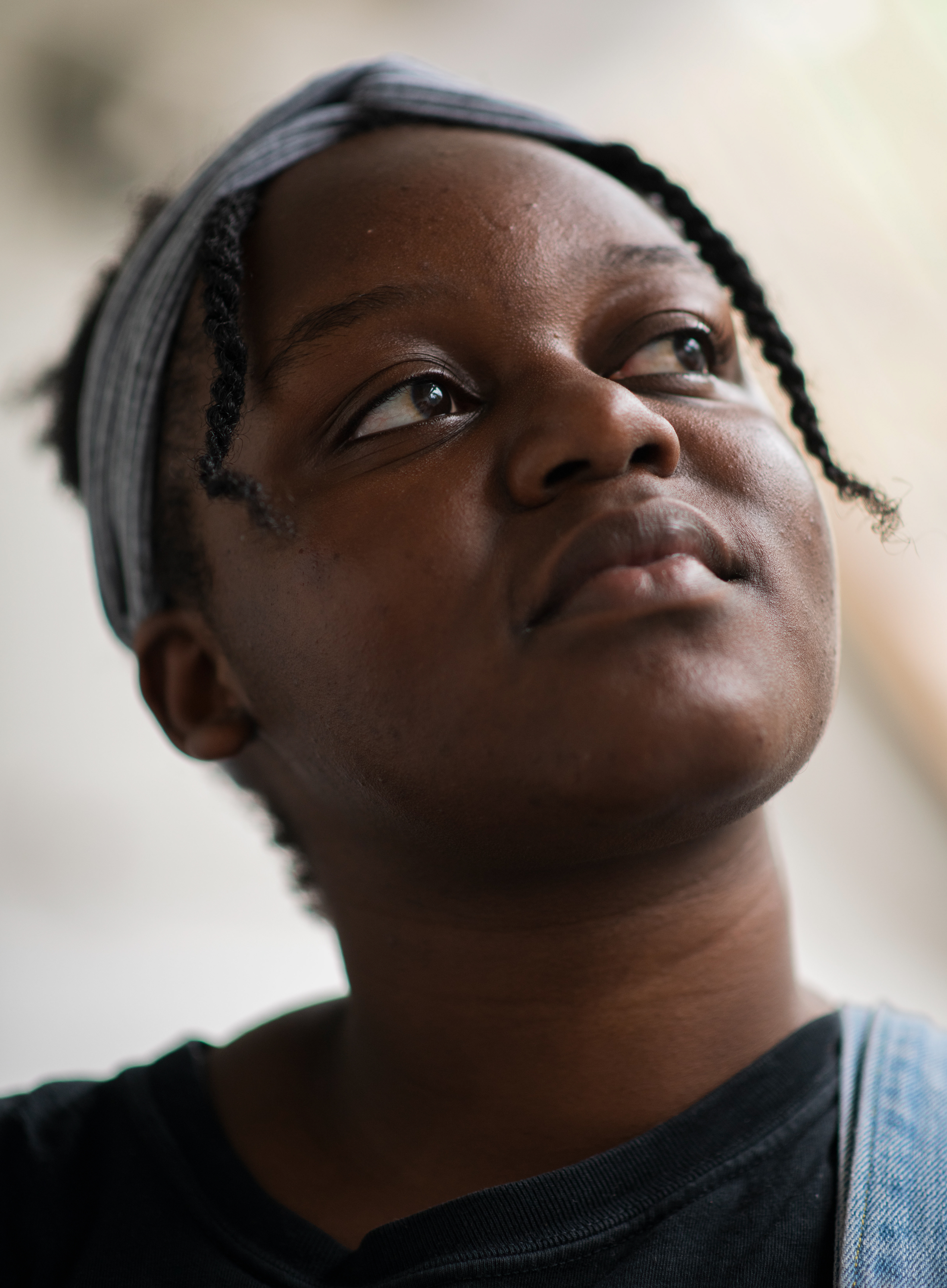 Kundai Kapurura is a product design major and co-founder of Philanthropy Fabrics. Kapurura began hand-painting and upcycling clothes in 2020, at a time when she felt — due to the emergence of COVID-19, the height of the Black Lives Matter movement and the increasingly destructive wildfire season — a general sense of unrest globally as well as within the Oregon community. After reaching out to her co-founder, Sophia Cobb, the pair began creating and selling sustainably sourced clothing with their own creative spin while donating a portion of their profits to various organizations.