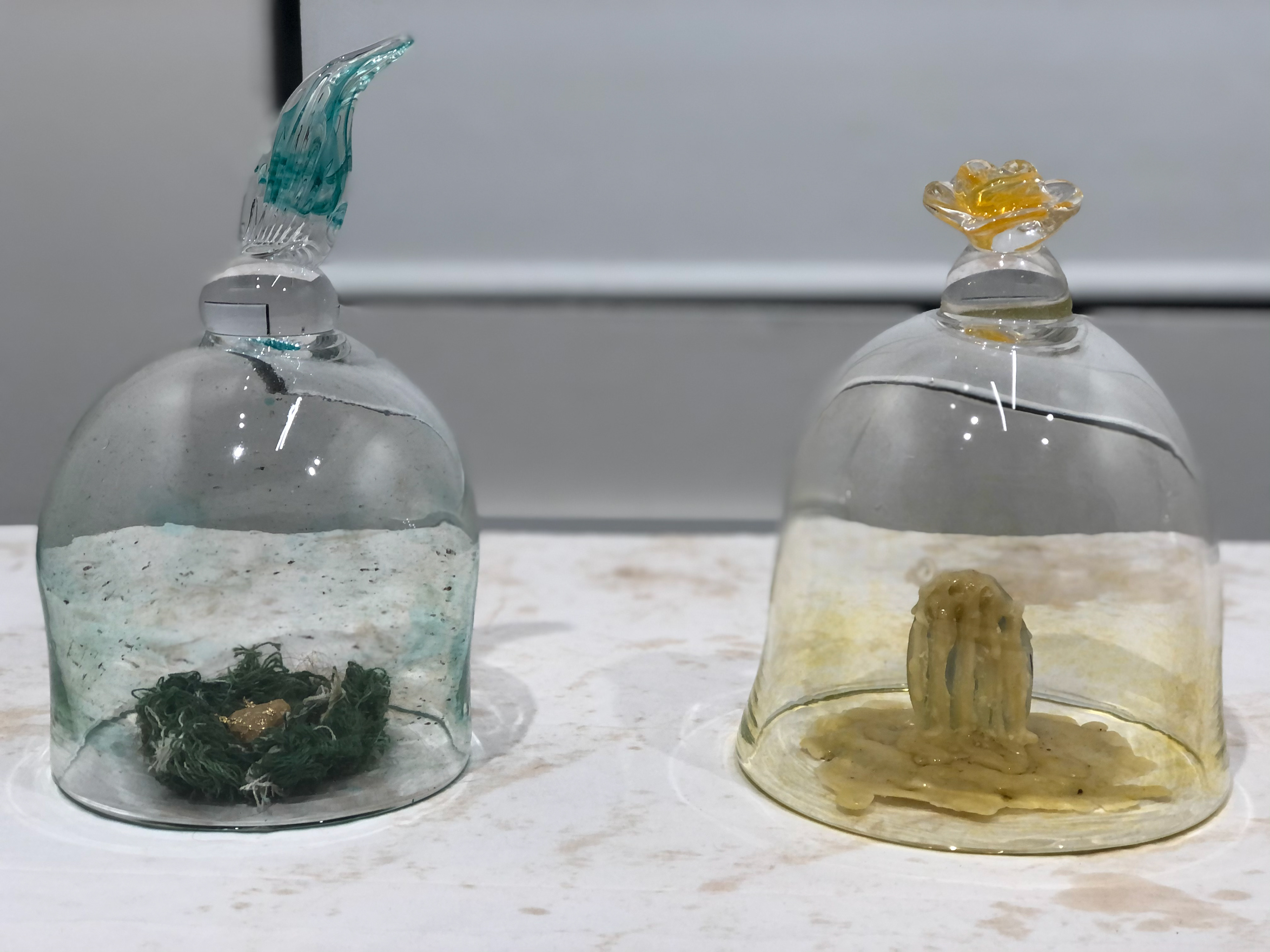 Left: notes of basil, lemon, florals; Right: notes of clove, florals, grass