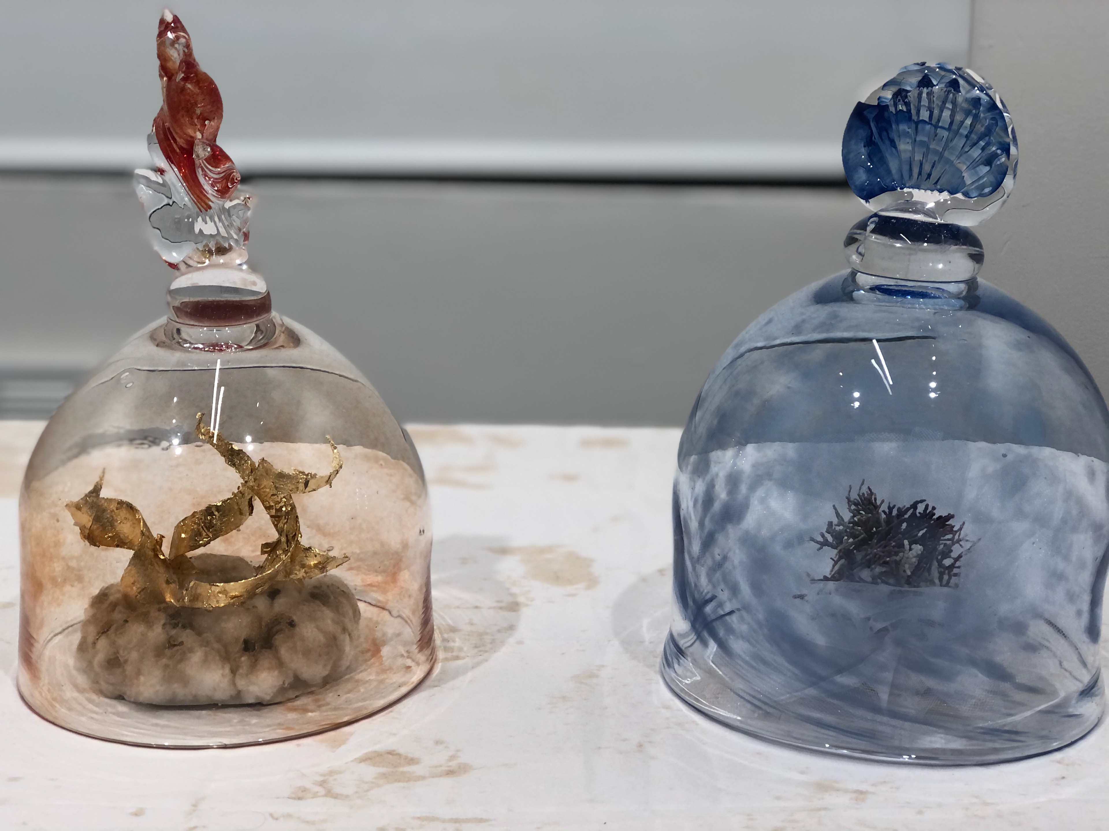 Left: notes of sage, incense, soil; Right: notes of cinnamon, sea salt, lavender
