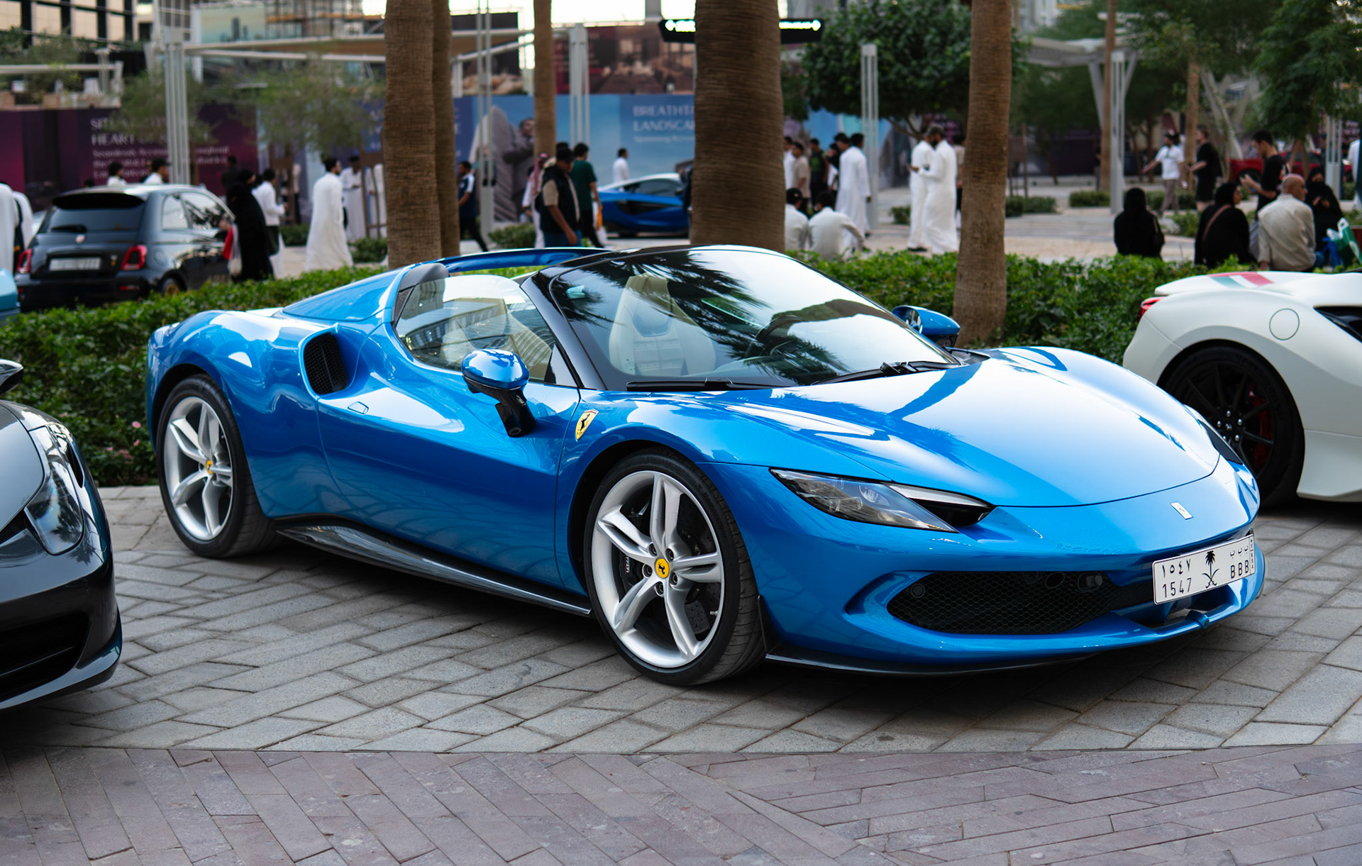 SEVEN CAR LOUNGE CAR MEET