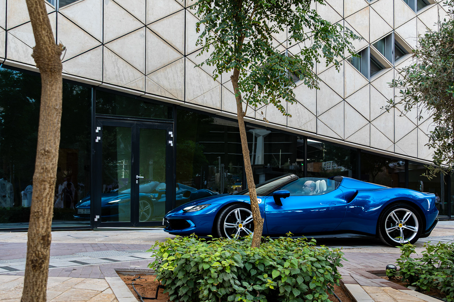 SEVEN CAR LOUNGE CAR MEET