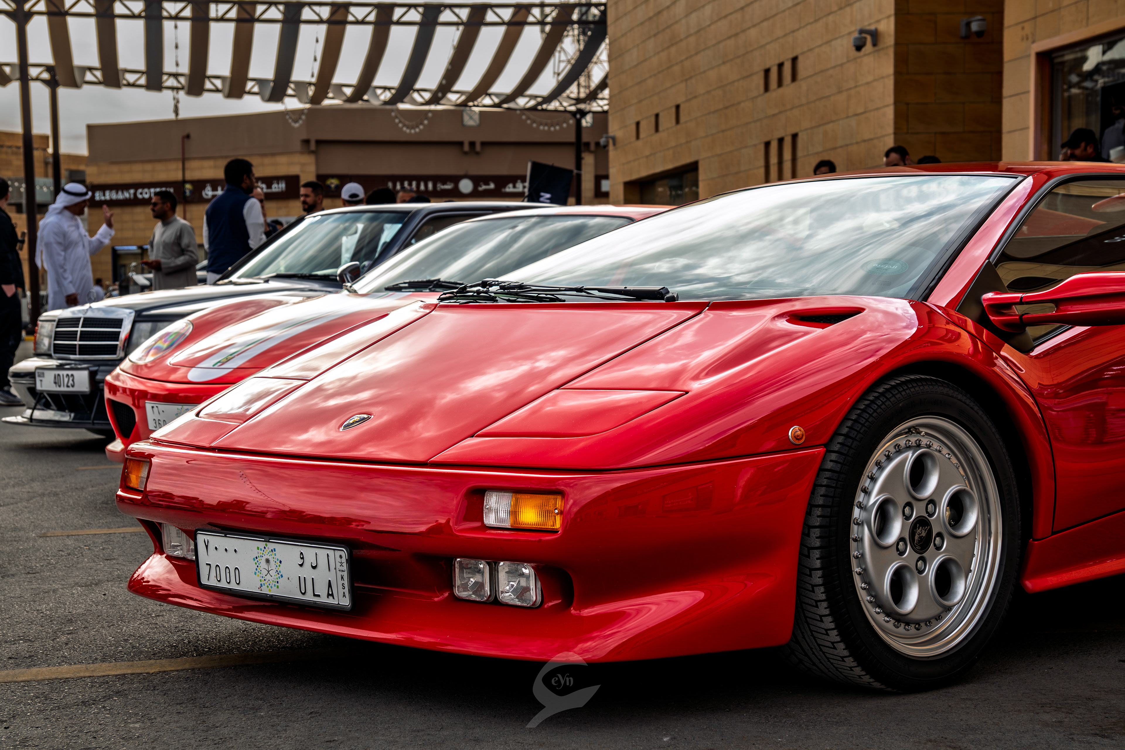 SEVEN CAR LOUNGE CLASSIC CARS MEET