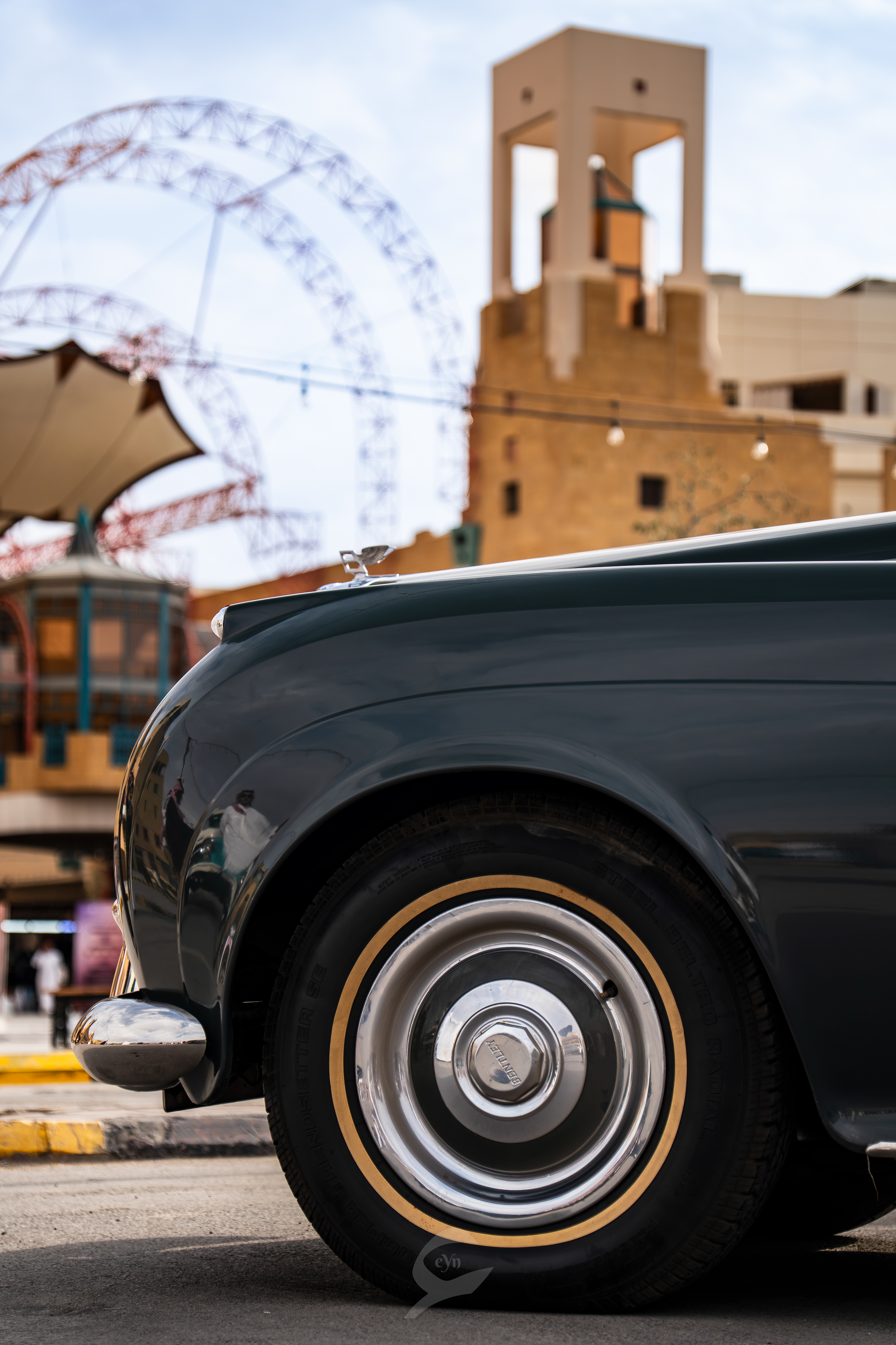 SEVEN CAR LOUNGE CLASSIC CARS MEET