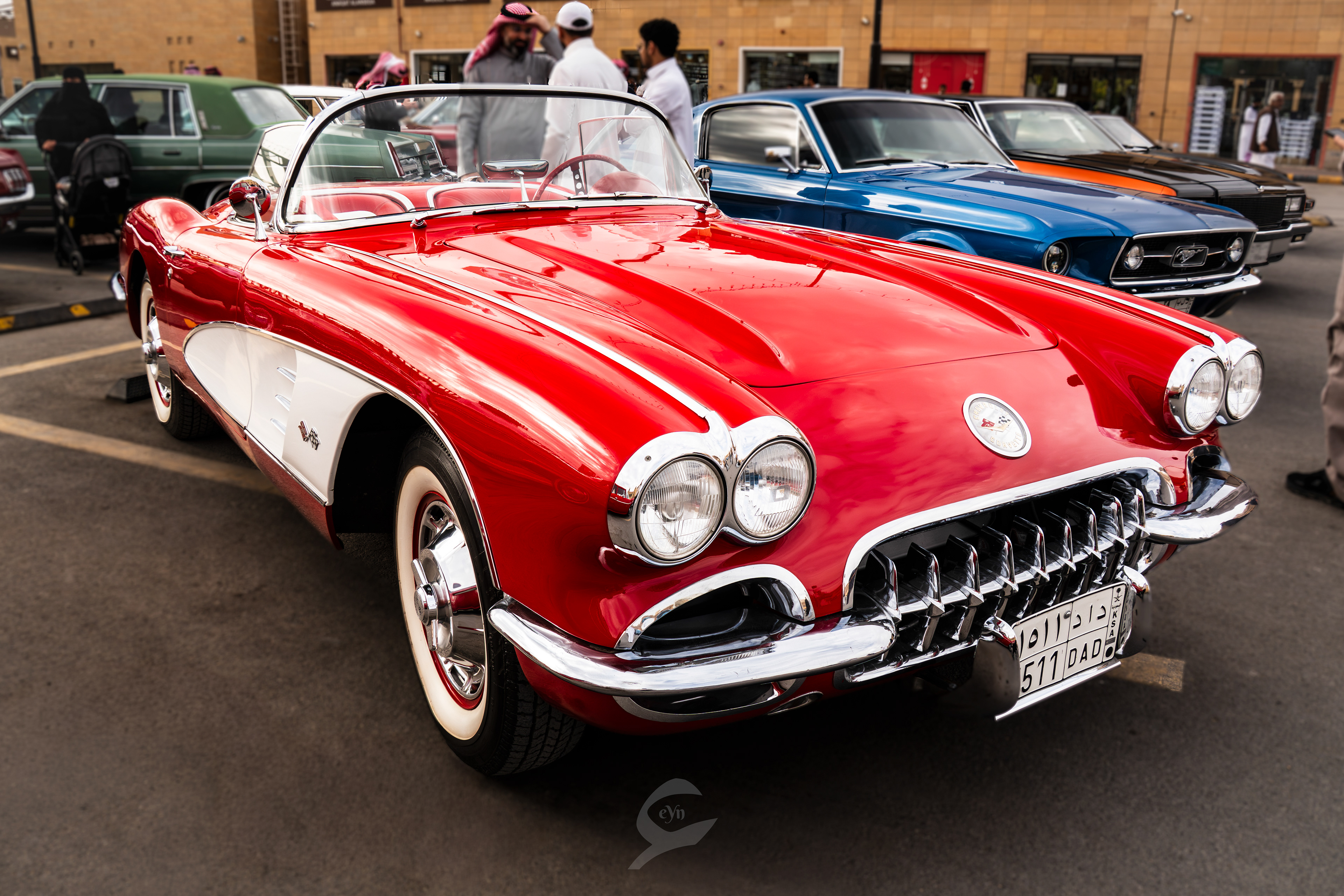 SEVEN CAR LOUNGE CLASSIC CARS MEET