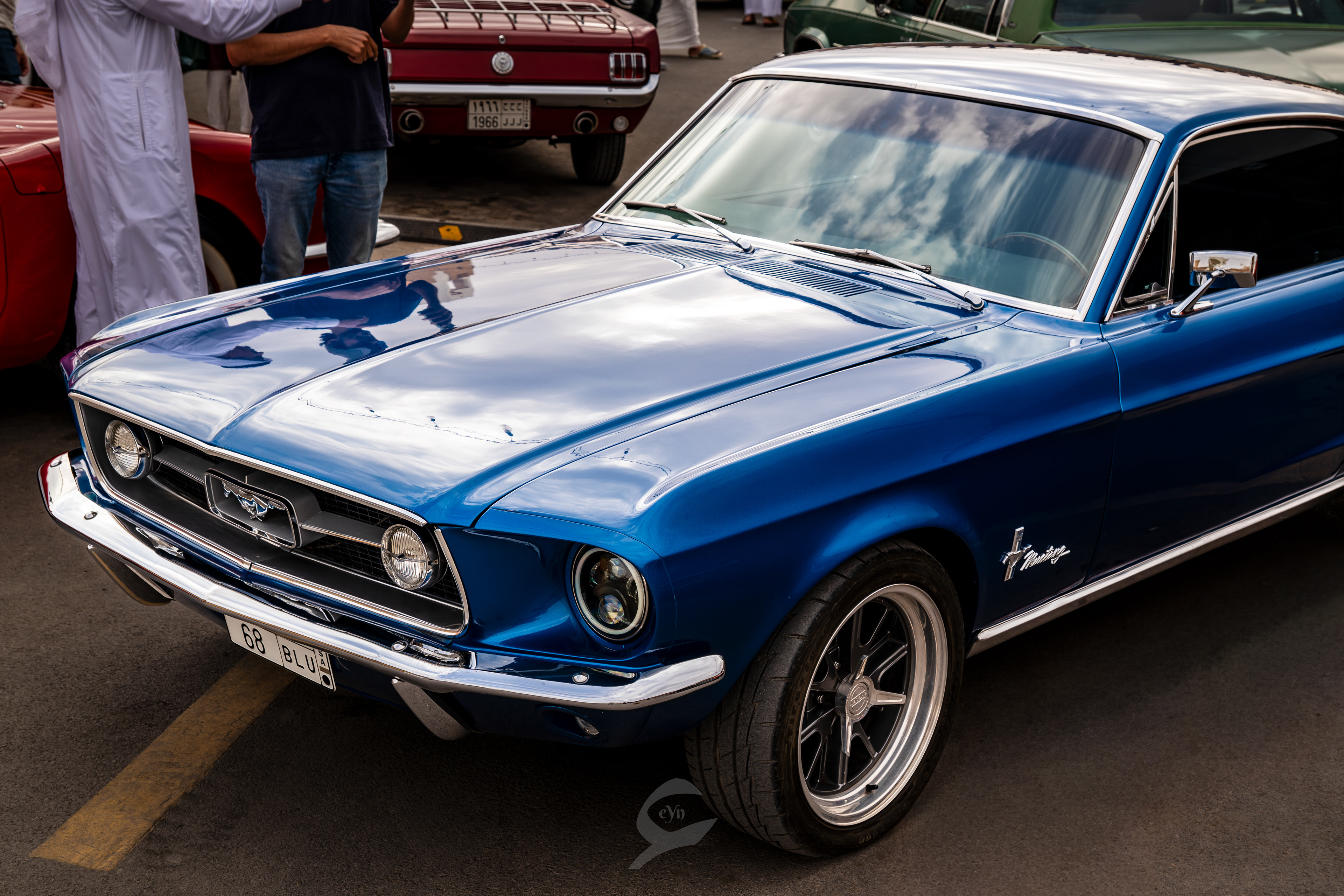 SEVEN CAR LOUNGE CLASSIC CARS MEET