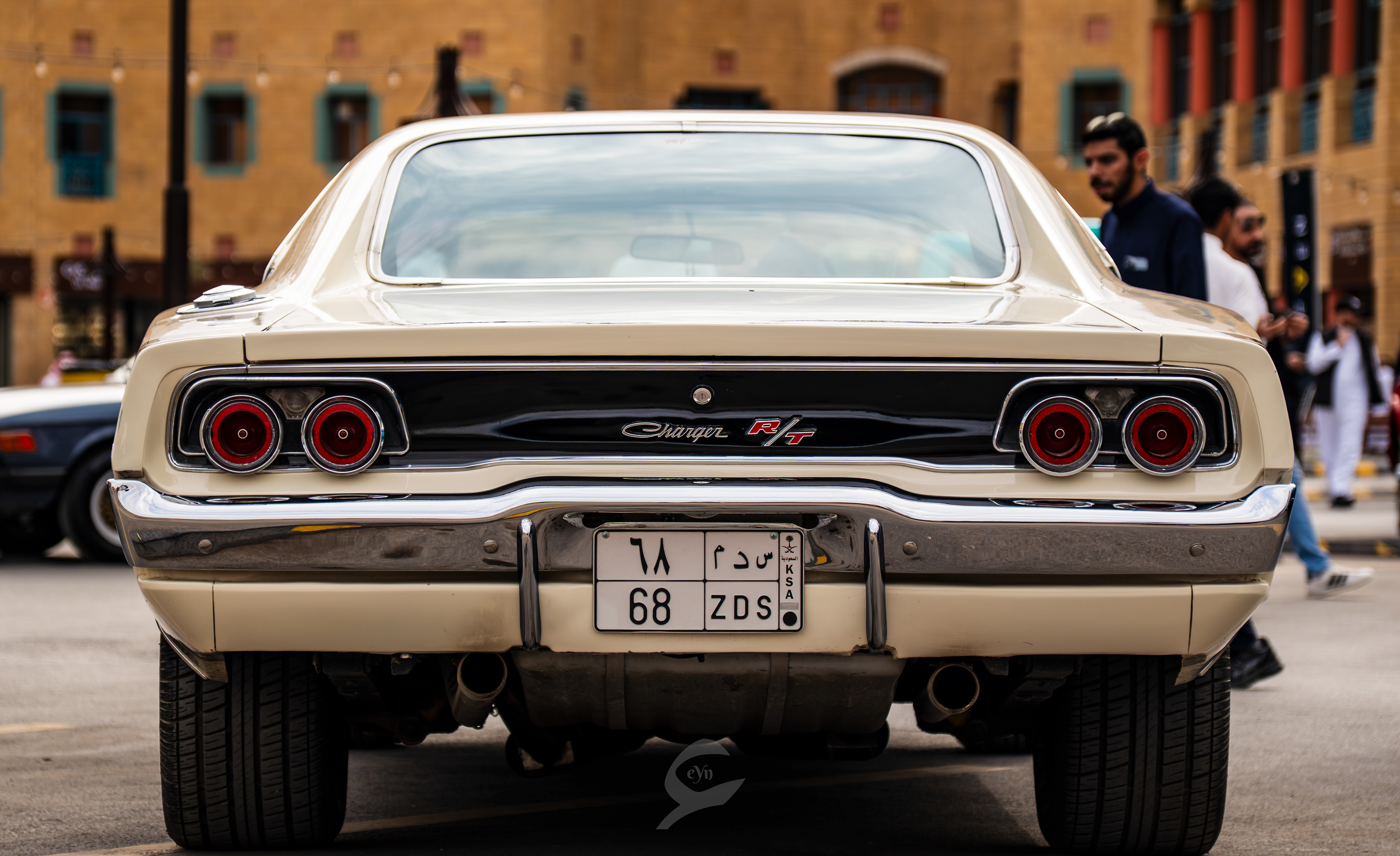 SEVEN CAR LOUNGE CLASSIC CARS MEET