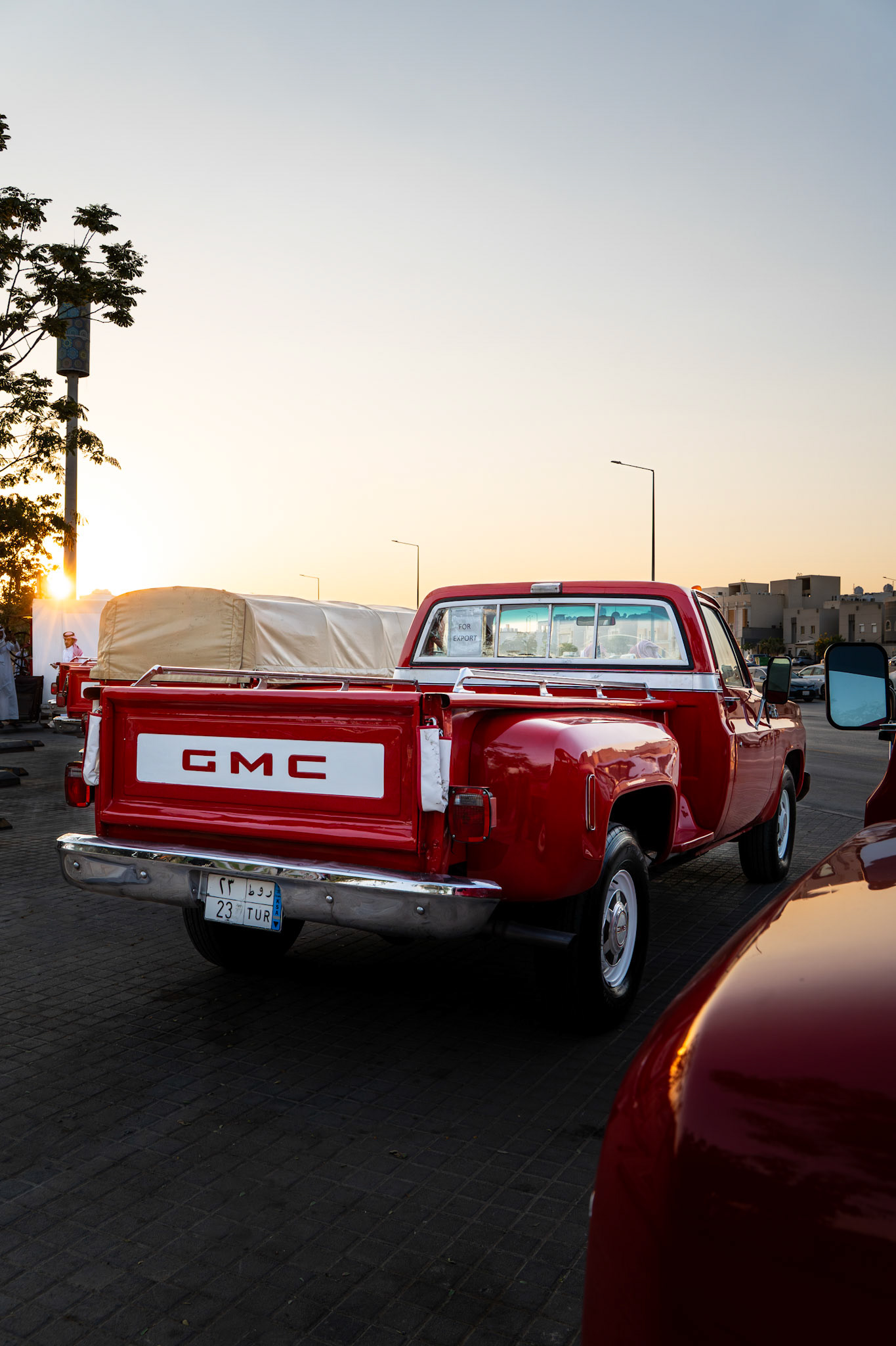 CLASSIC CARS MEET - RIYADH