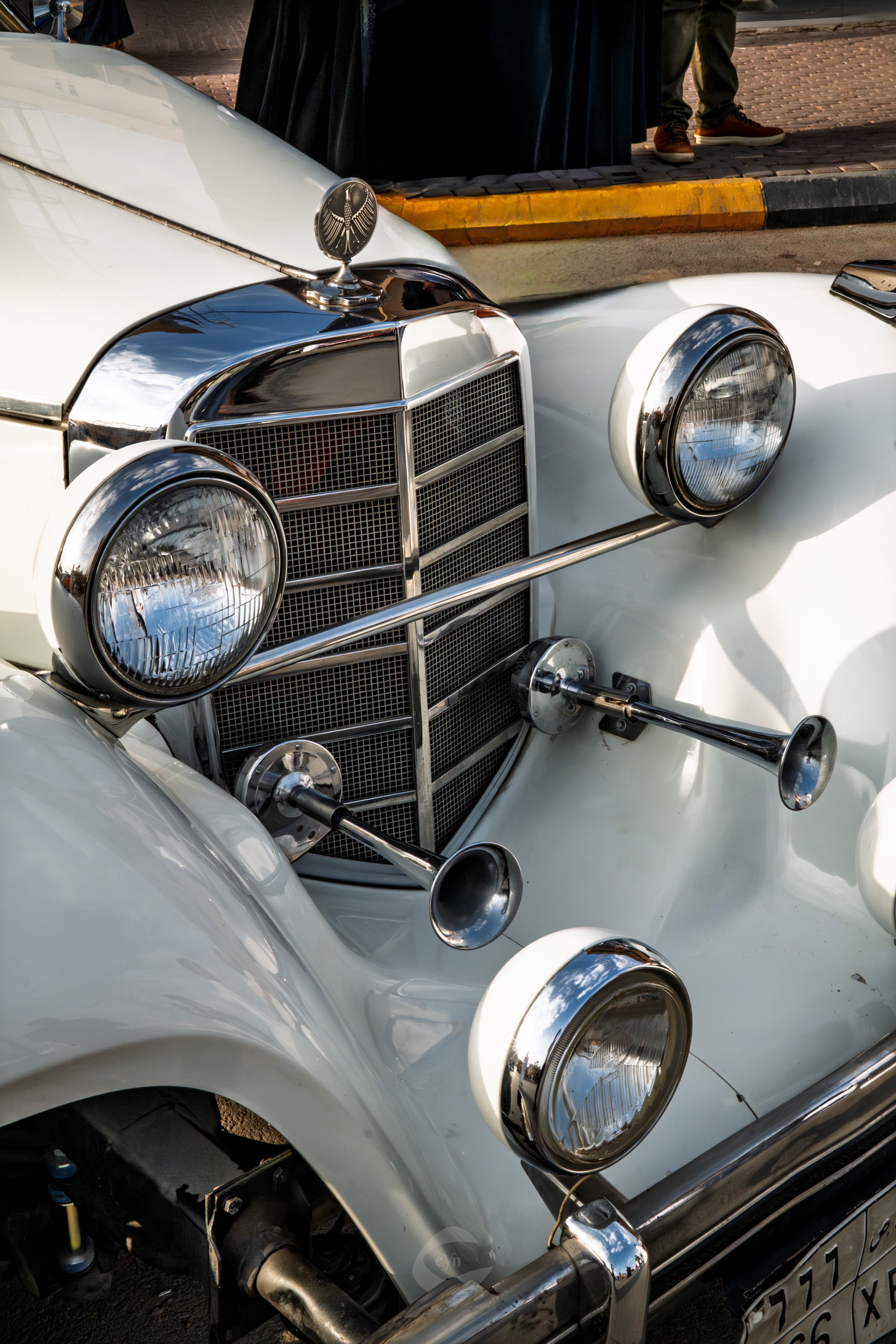 SEVEN CAR LOUNGE CLASSIC CARS MEET