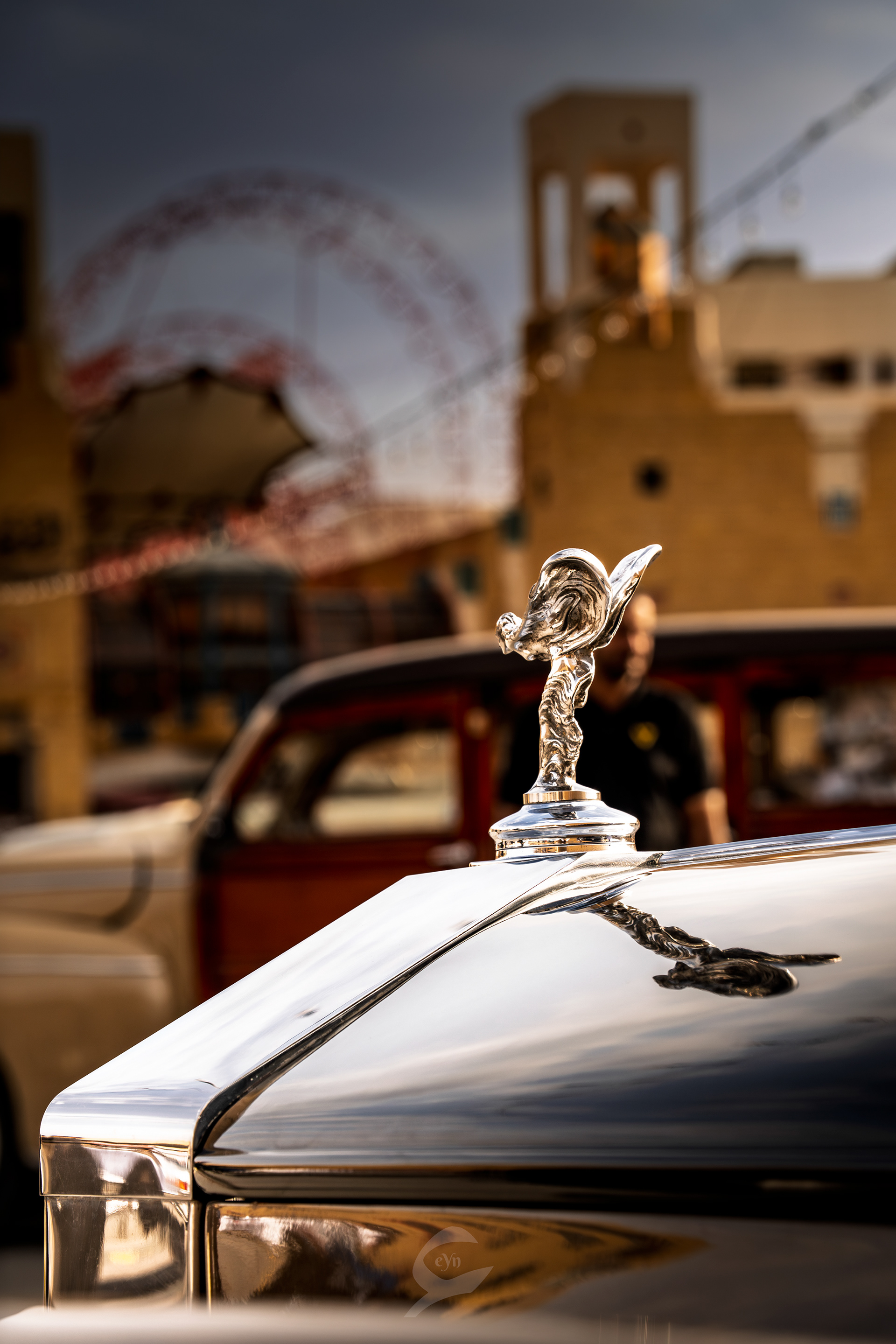 SEVEN CAR LOUNGE CLASSIC CARS MEET