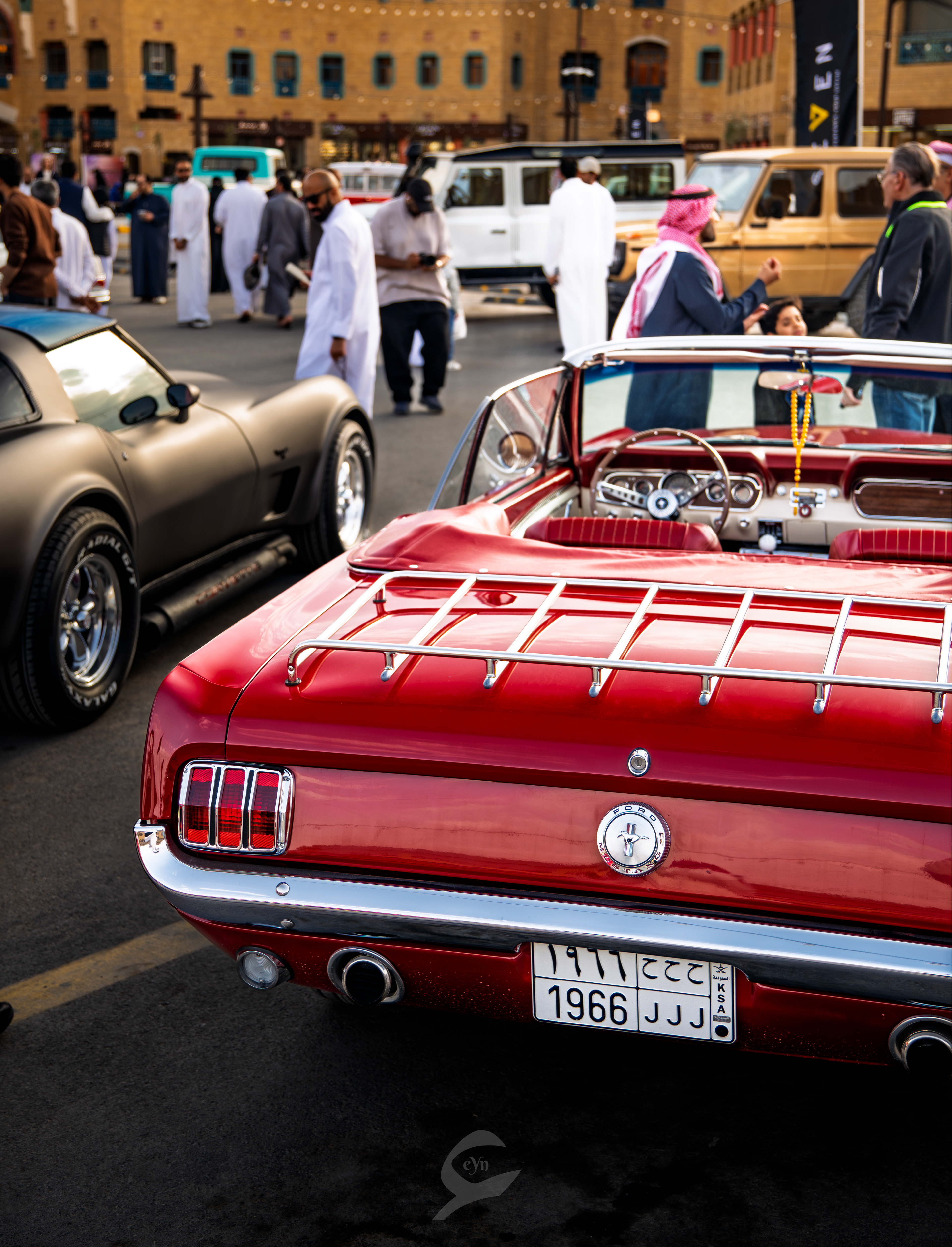 SEVEN CAR LOUNGE CLASSIC CARS MEET