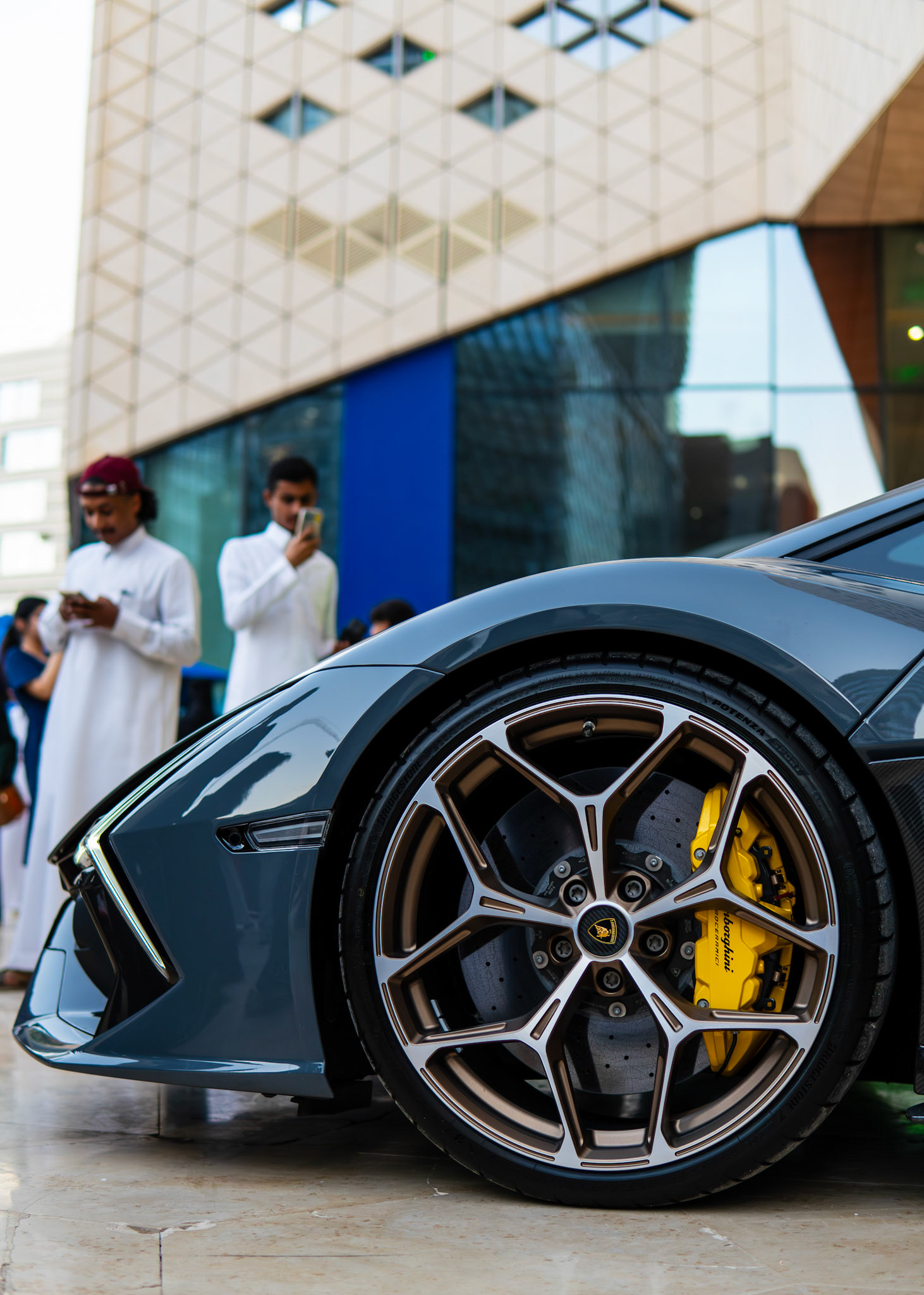 SEVEN CAR LOUNGE CAR MEET