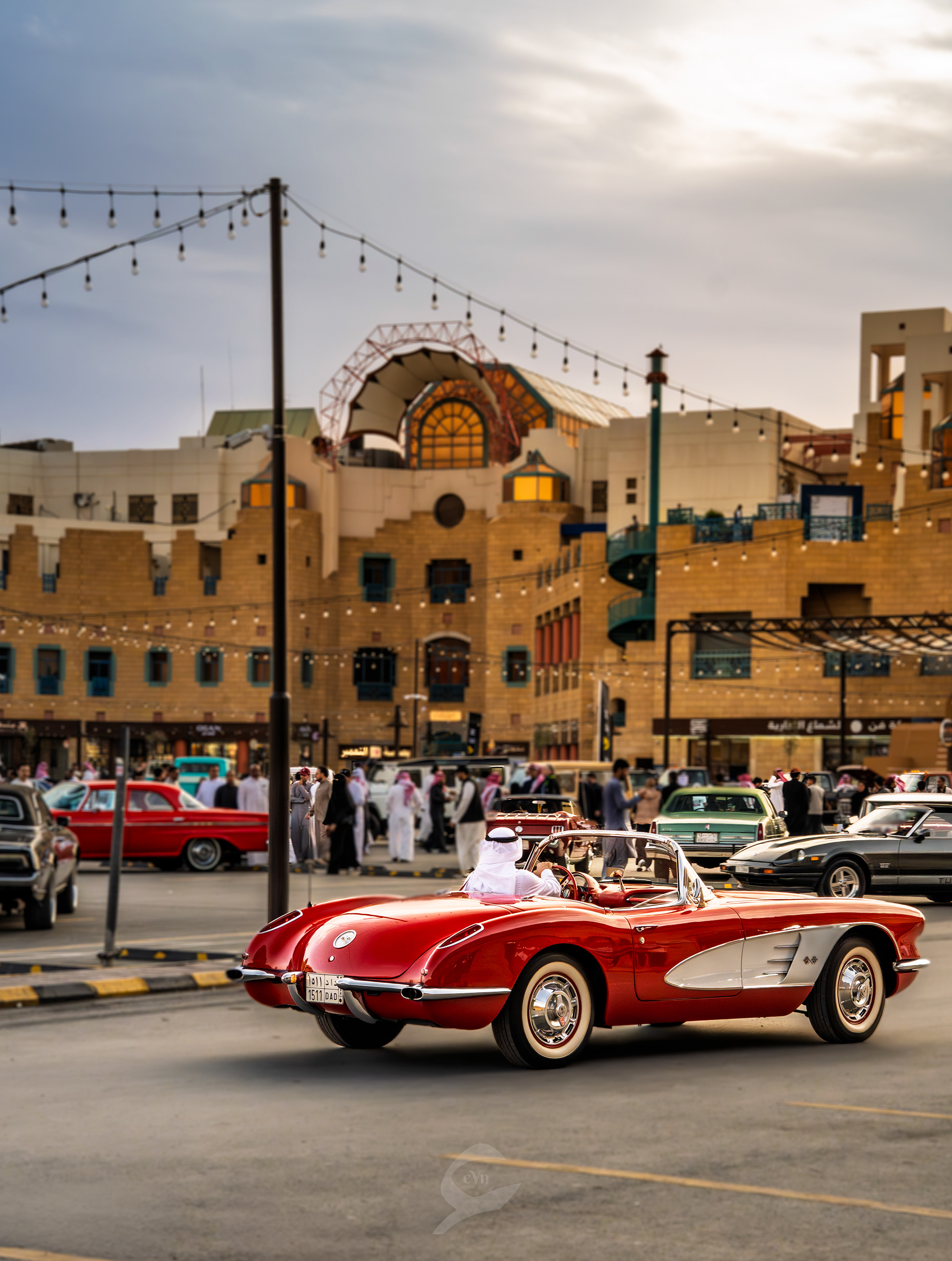 SEVEN CAR LOUNGE CLASSIC CARS MEET